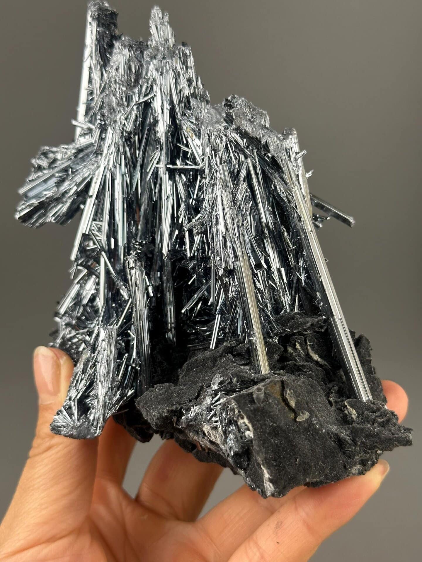 Back view of stibnite needle formation
