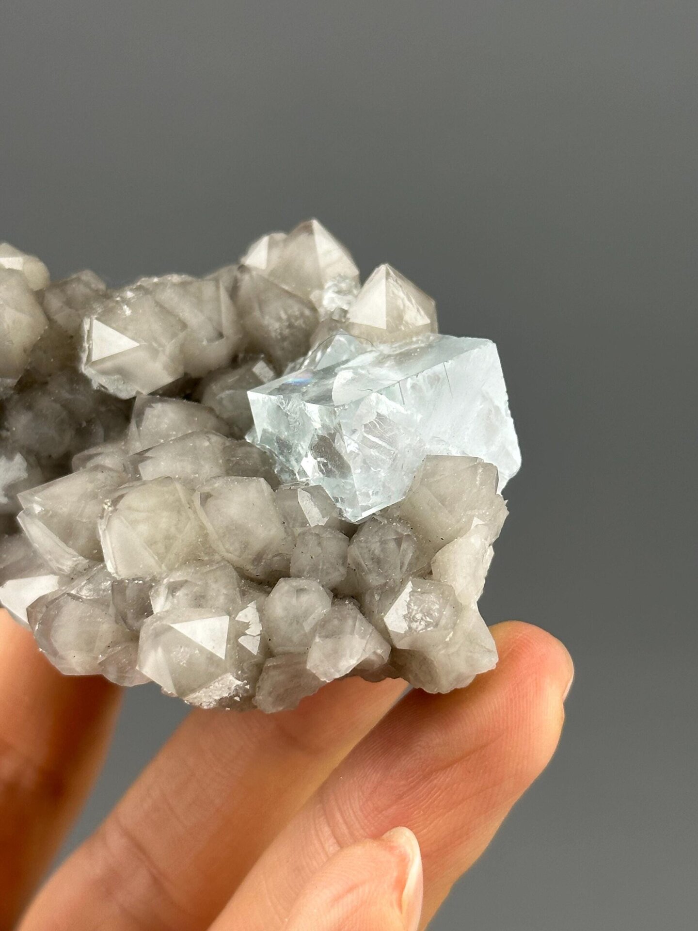 Blue cubic fluorite faces vitreous luster