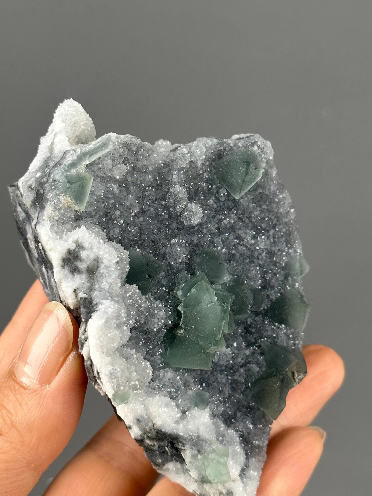 Fujian green fluorite quartz contrast detail