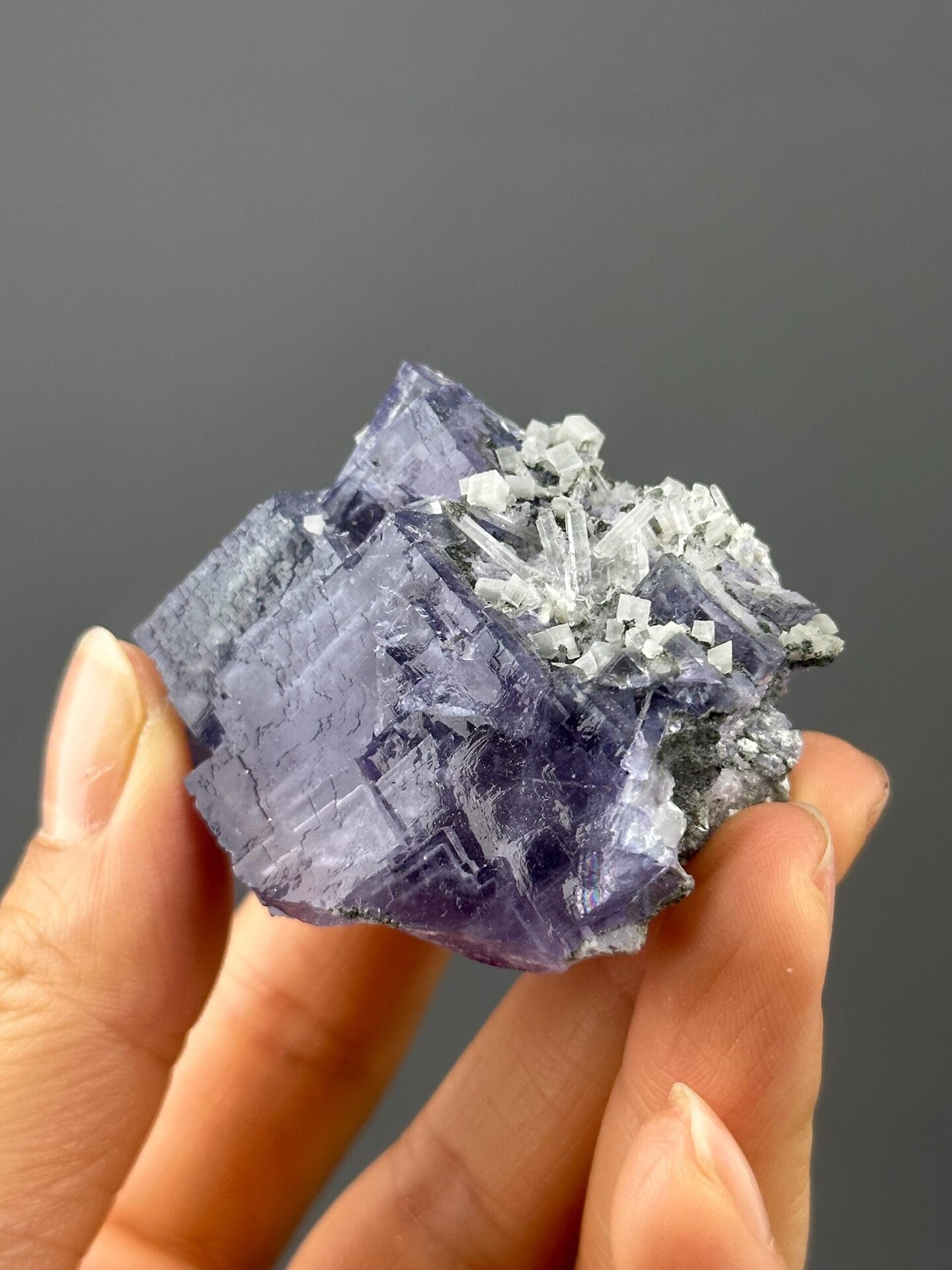 Top view of twinned fluorite with calcite, Yaogangxian Mine