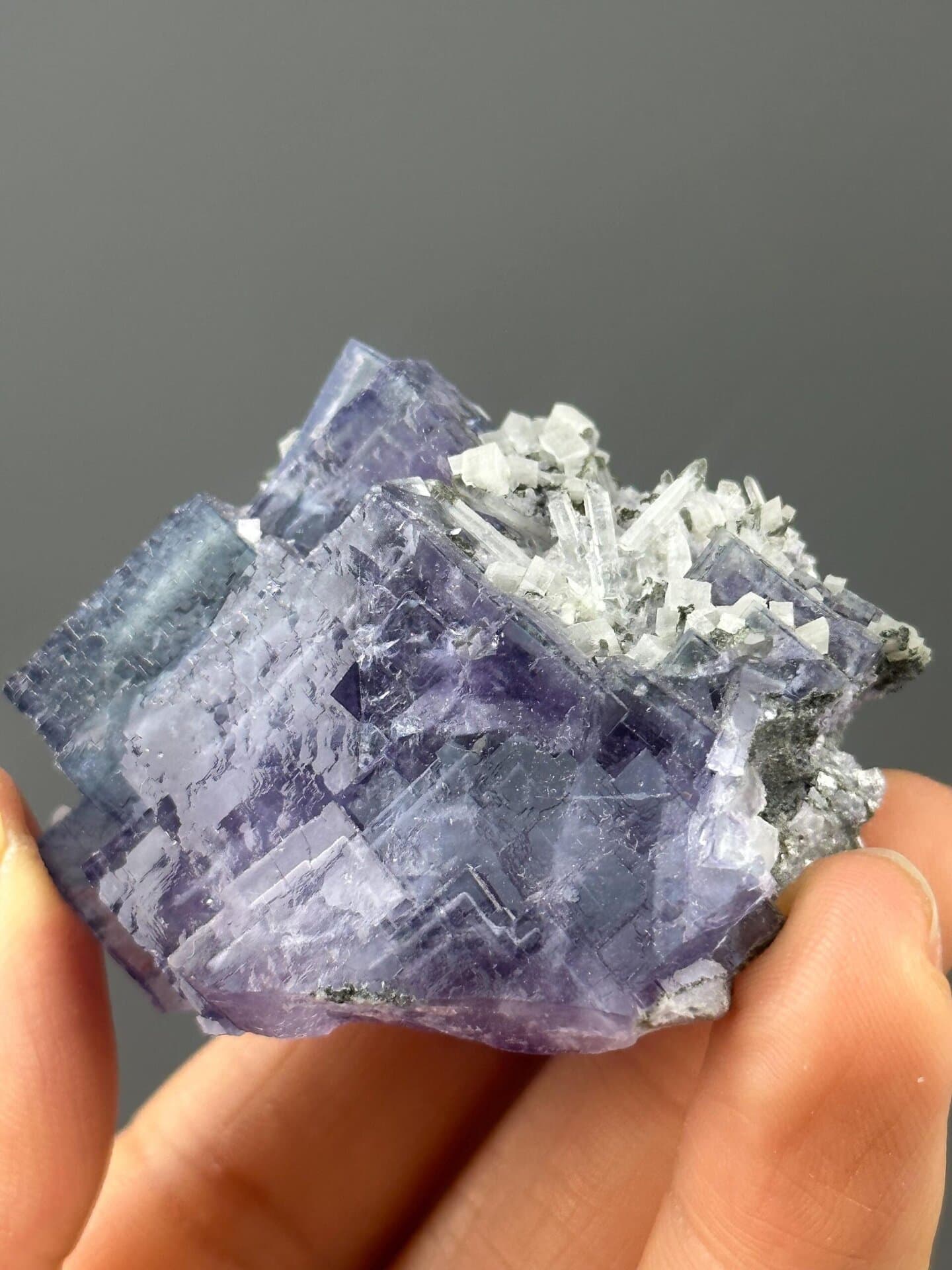 Deep purple twinned fluorite with calcite, Yaogangxian, Hunan