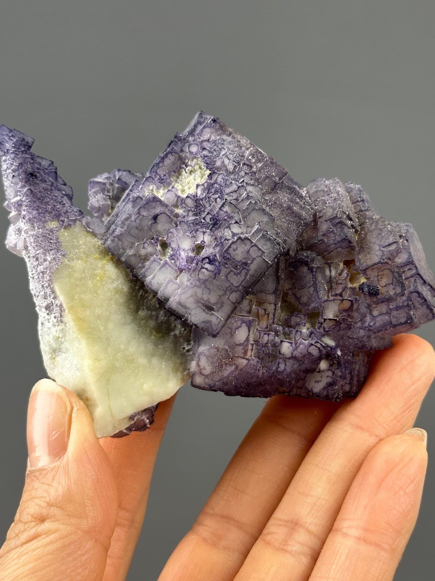 Top view of QR-code patterned fluorite on dolomite