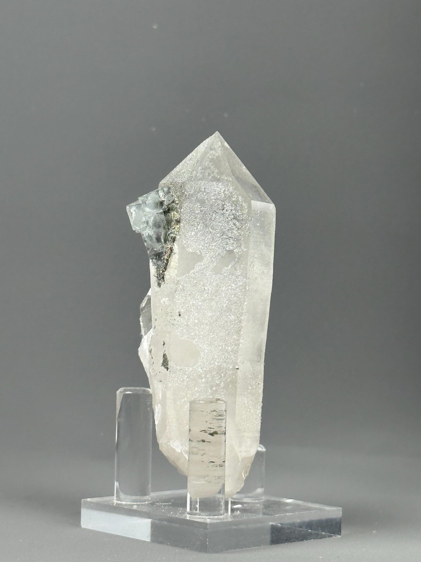 Top view of raw green fluorite arrangement, Yaogangxian