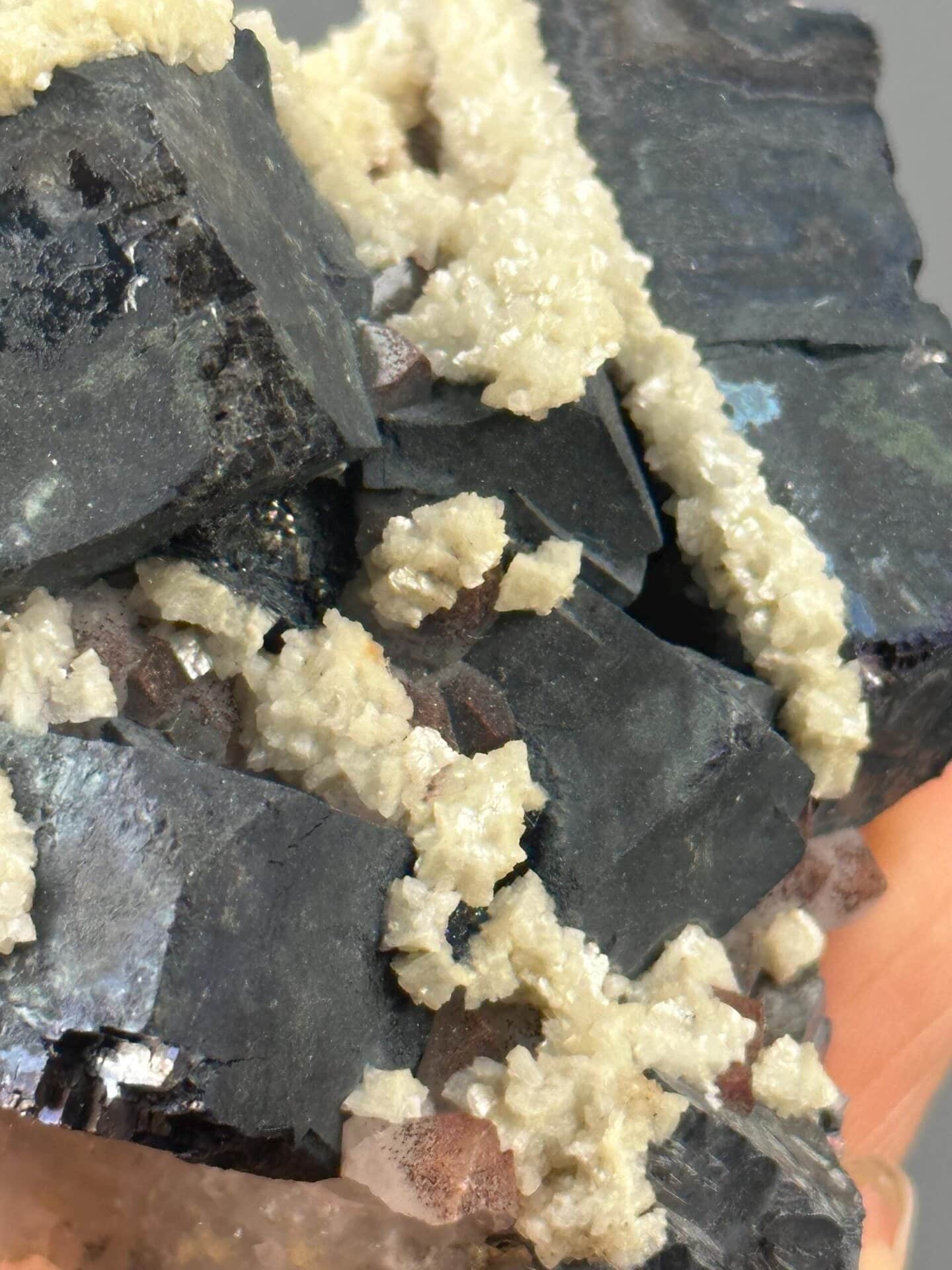 Top view of iron ore with calcite arrangement, Hunan