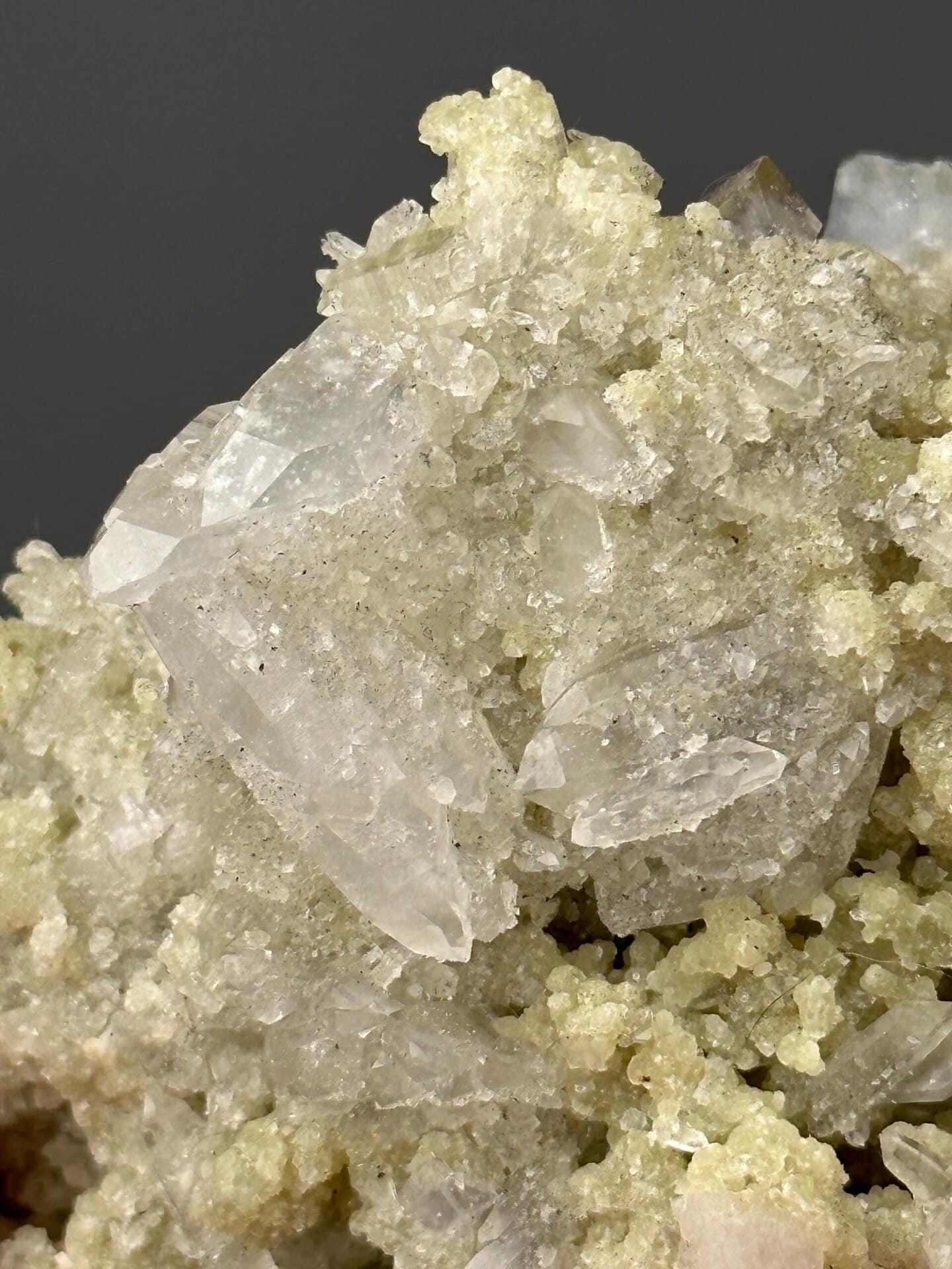 Back view of Yaogangxian fluorite-dolomite association