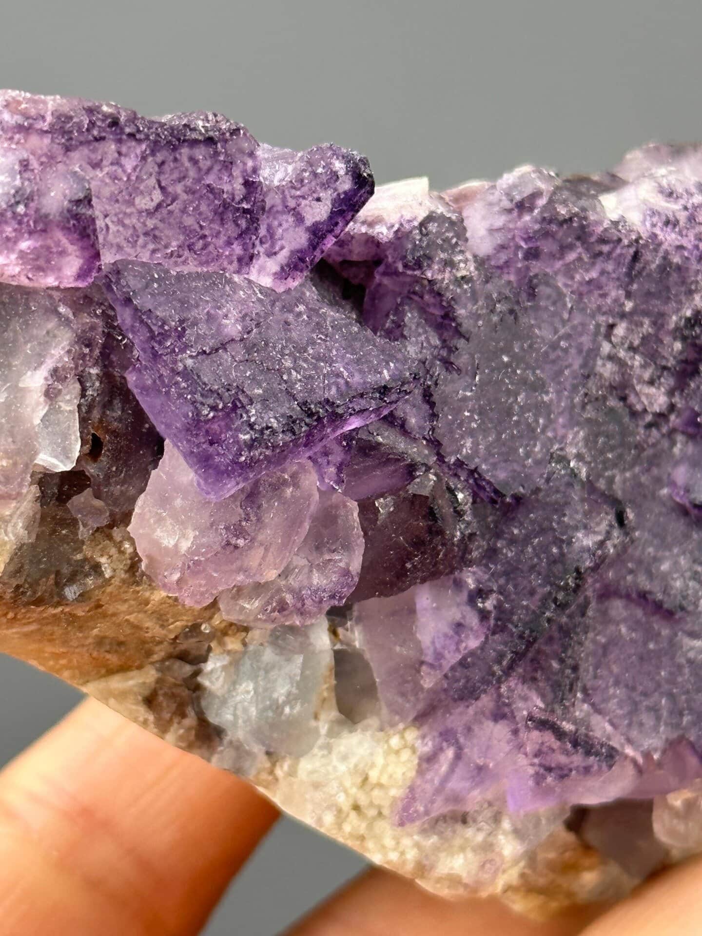 Side view of fluorite-quartz specimen, 4×2.5×1.5 in