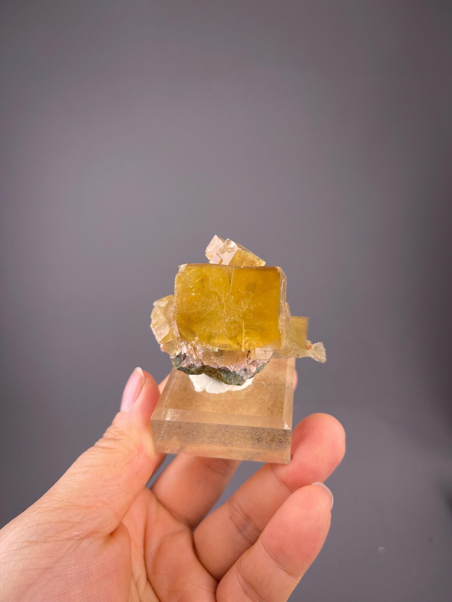 Brilliant golden fluorite cubes from rare Beijing locality