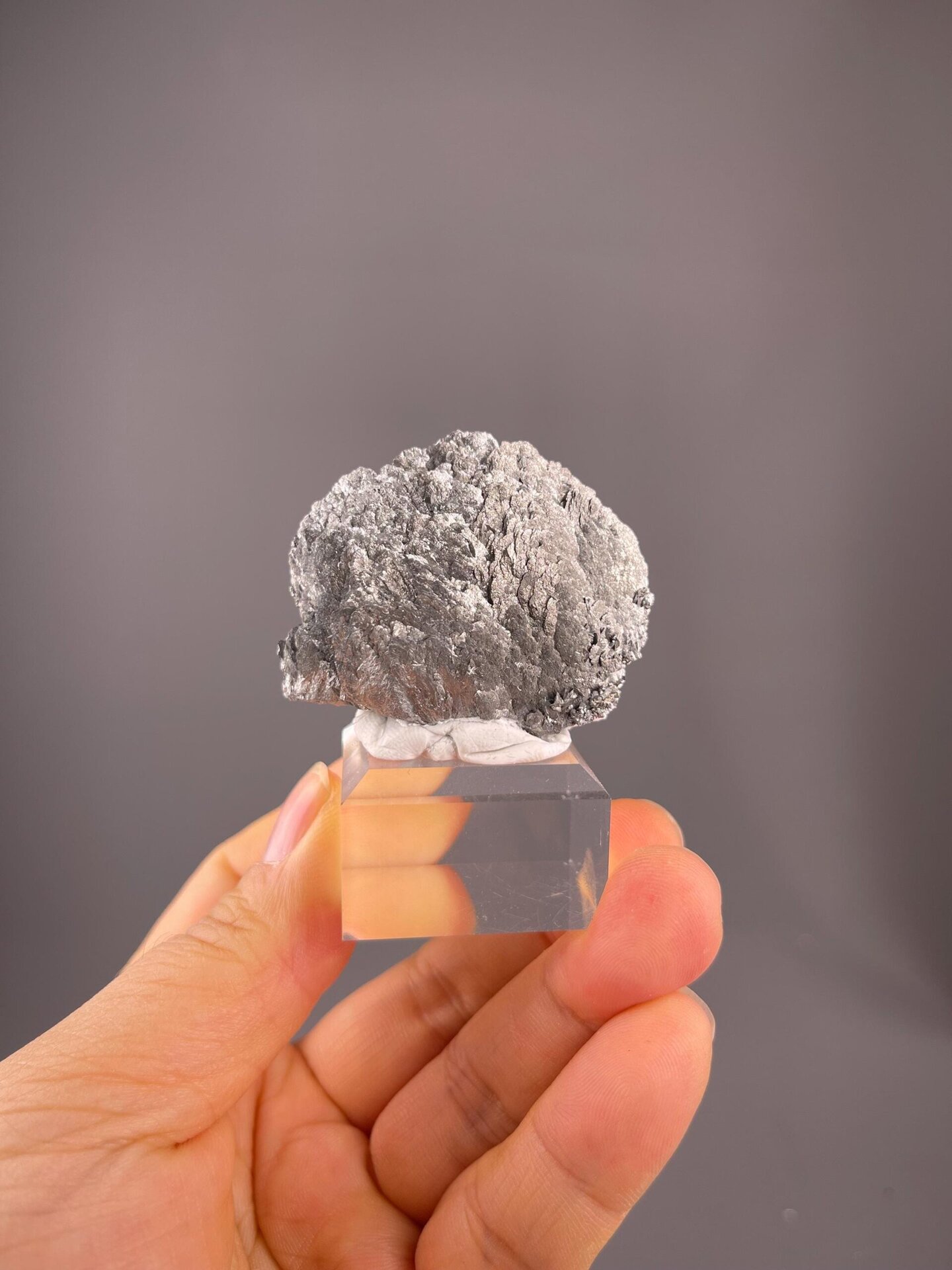 Fe₂O₃ trigonal hematite pseudomorphic after magnetite, martite