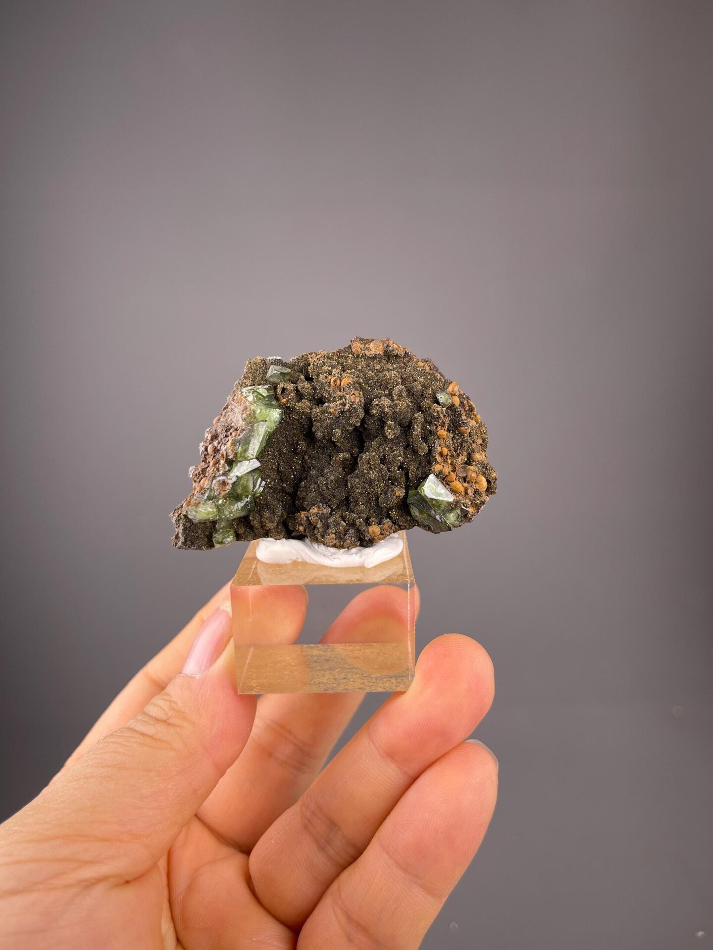 Ca₃Al₂(SiO₄)₃ isometric grossular garnet raw cluster, Tanzania