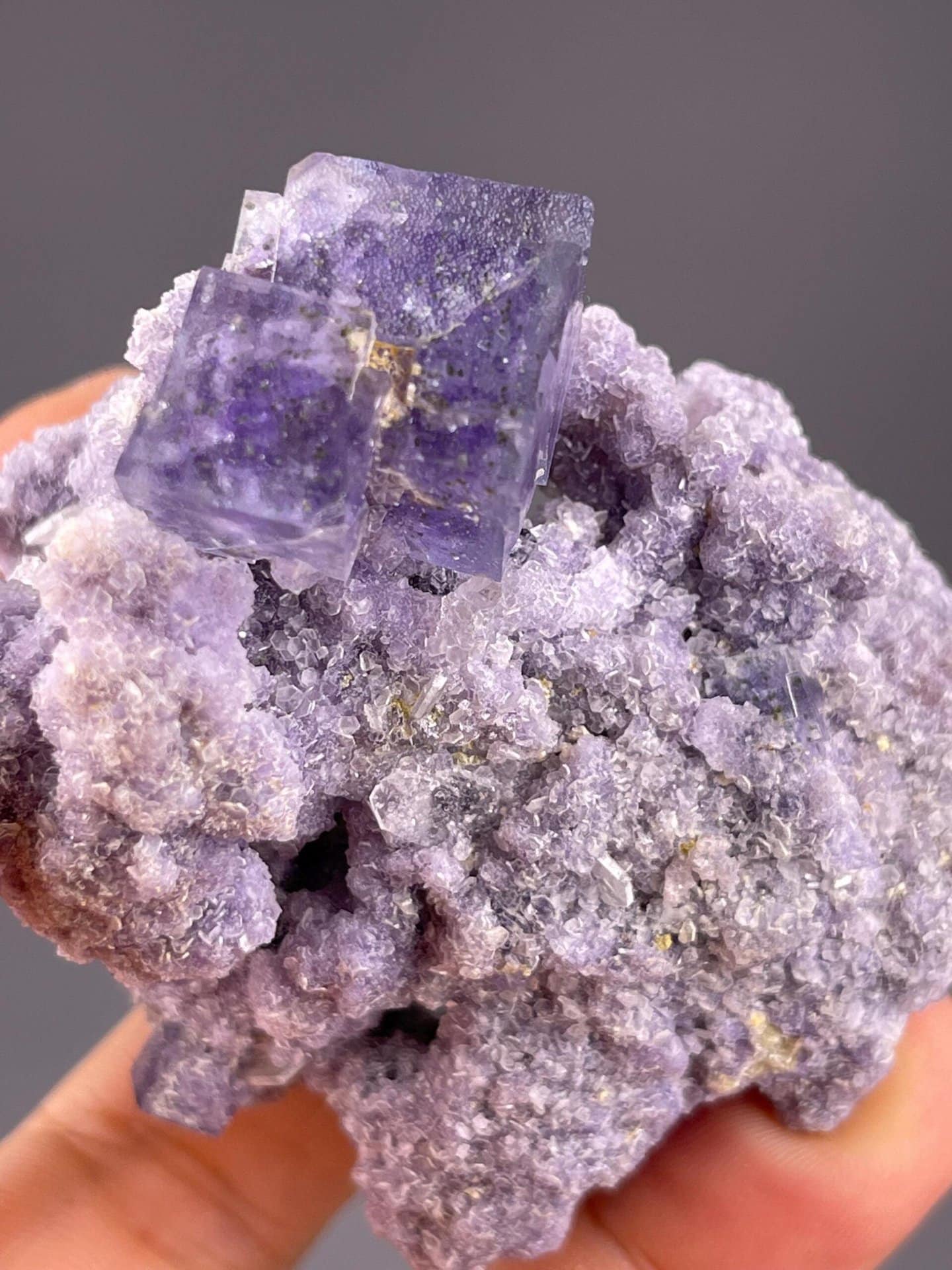 Collector purple fluorite cluster with mica from Yaogangxian