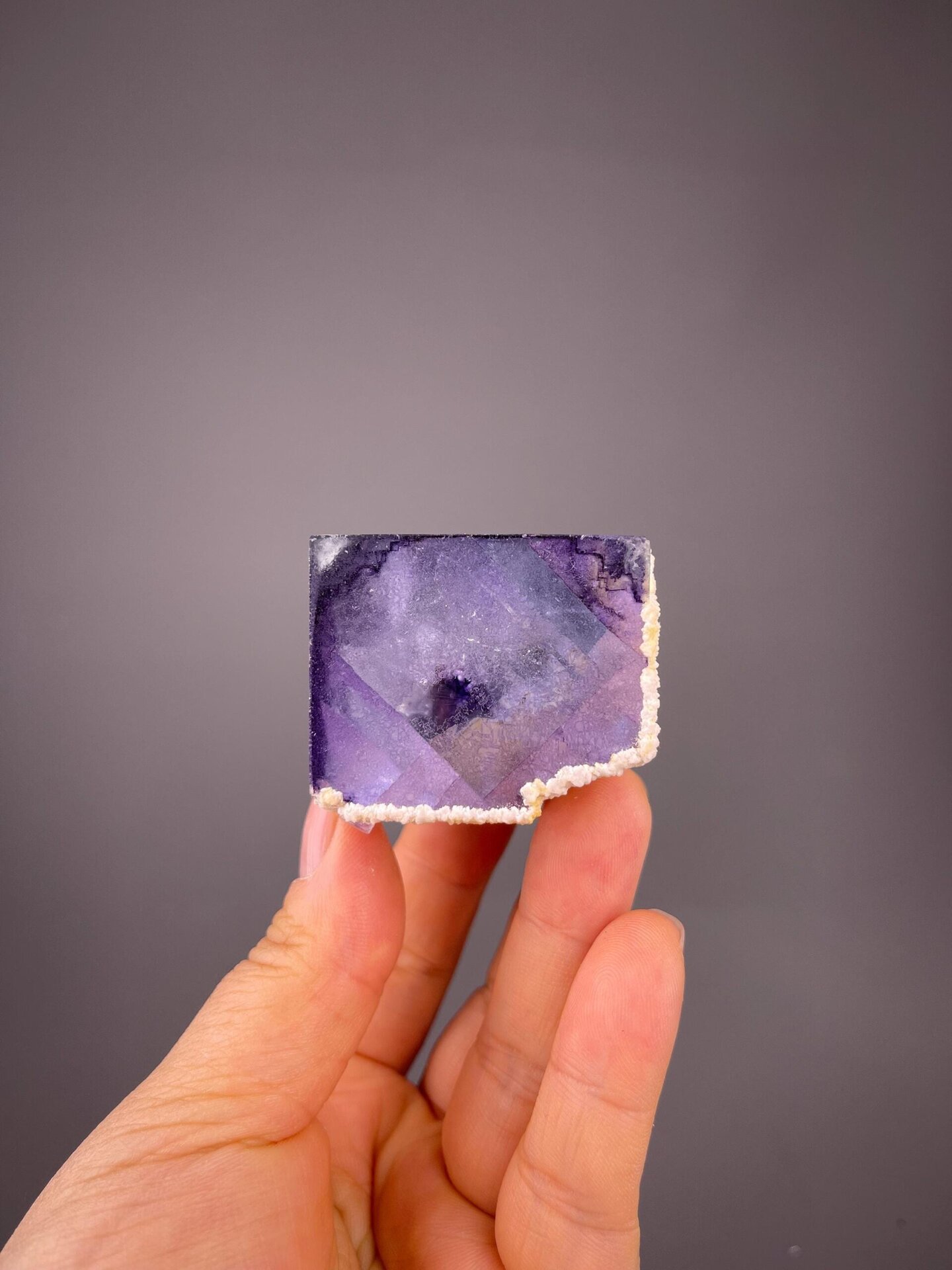 Side view of phantom fluorite in calcite, Yaogangxian