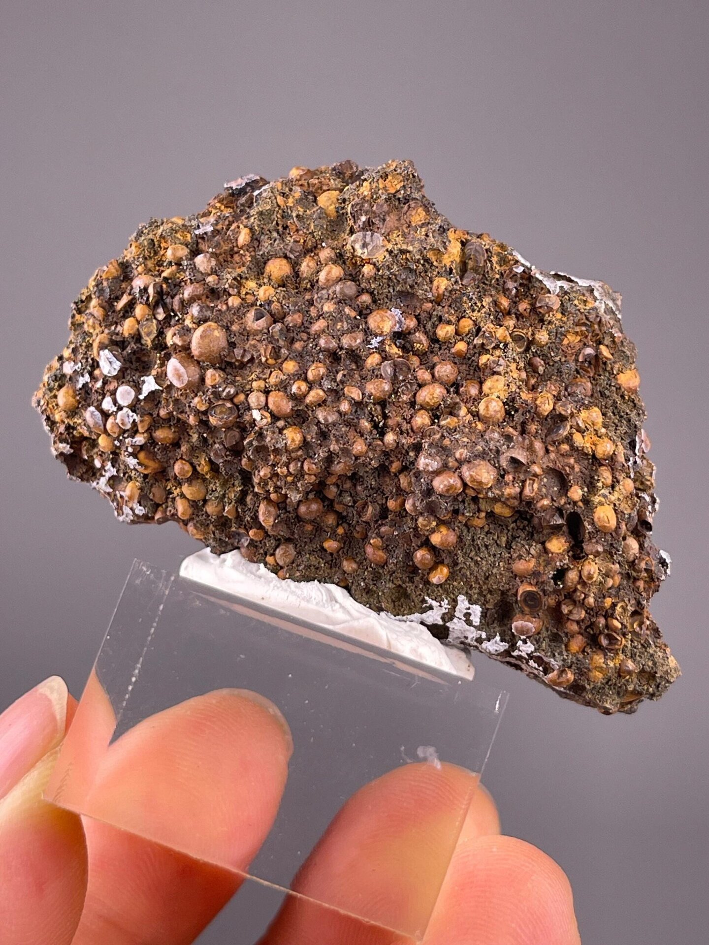 Tanzanian raw grossular garnet, 1.23 oz, vitreous luster