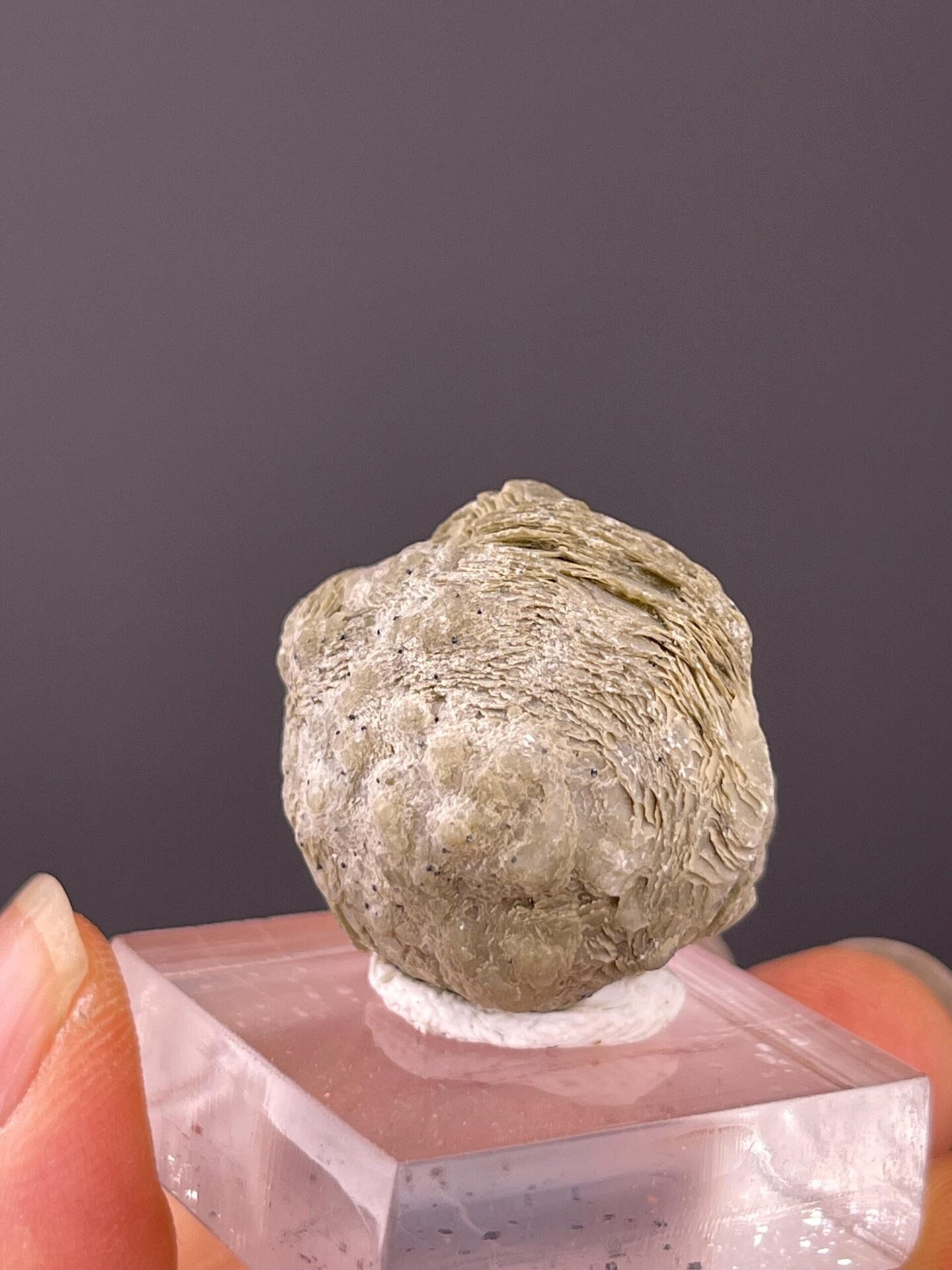 Spherical radiating calcite from Baotou mineral deposit