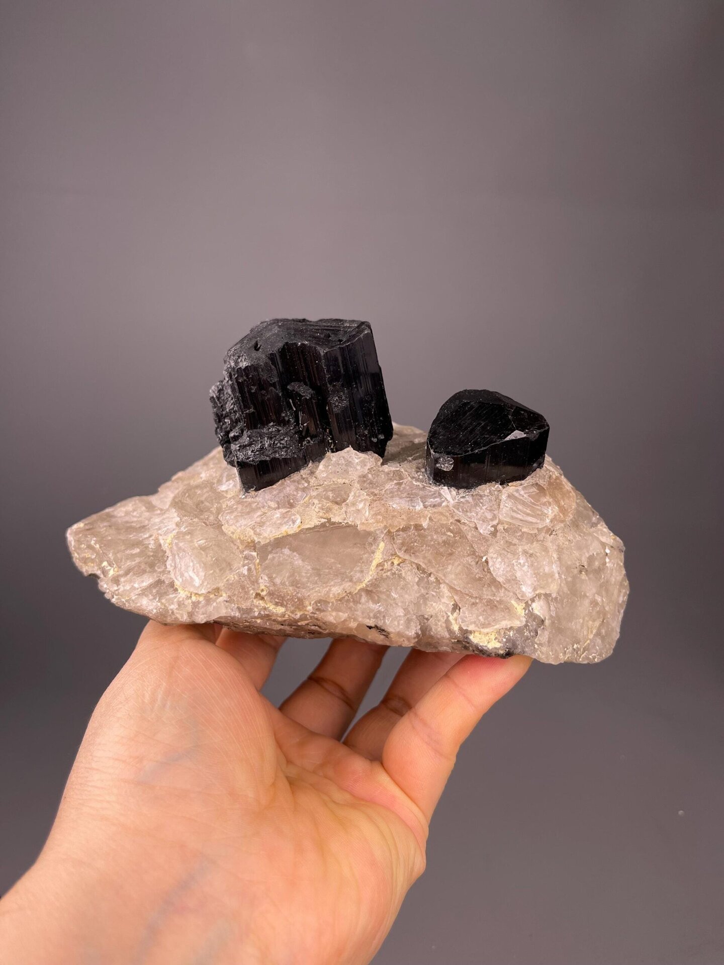 Trigonal borosilicate tourmaline with striated prismatic crystal habit