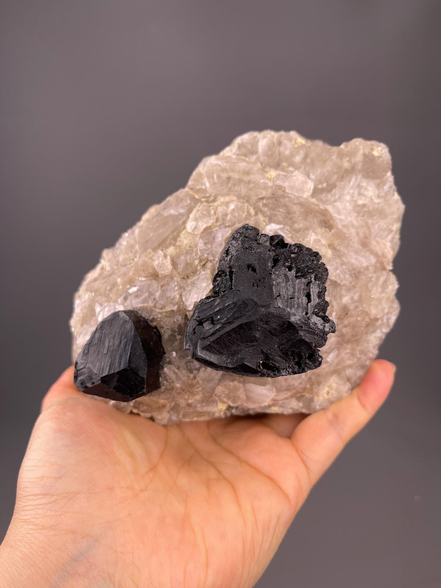 Large tourmaline and quartz specimen, 40.92 oz