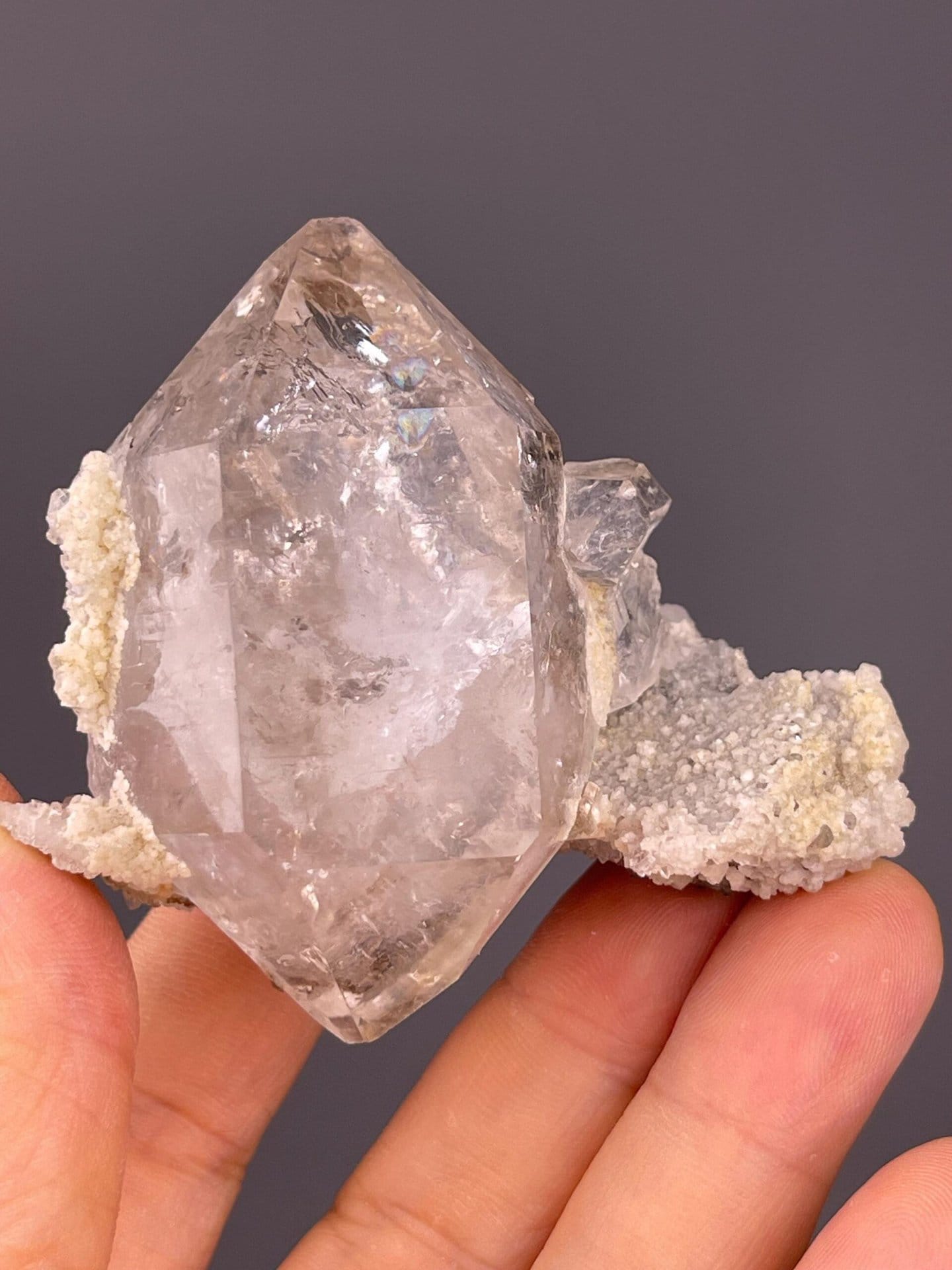 Natural elestial quartz with trigonal symmetry, Sichuan origin