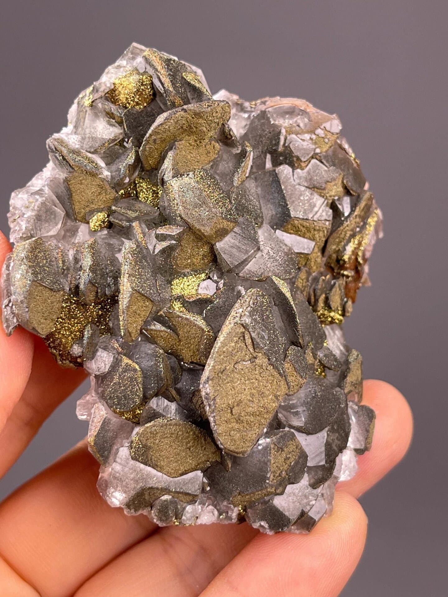 CaCO₃ calcite on FeS₂ pyrite, Mercedes formation, Daye Mine, 3.9 oz