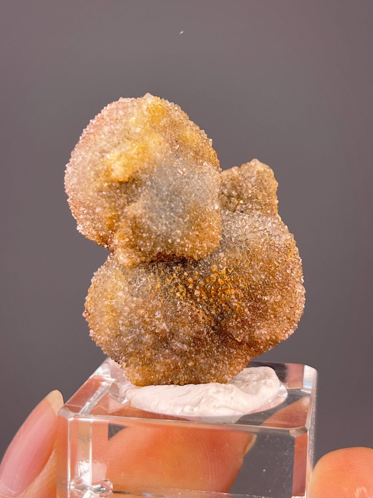 Side view of gypsum specimen, 1.3×1×0.9 in, Guizhou