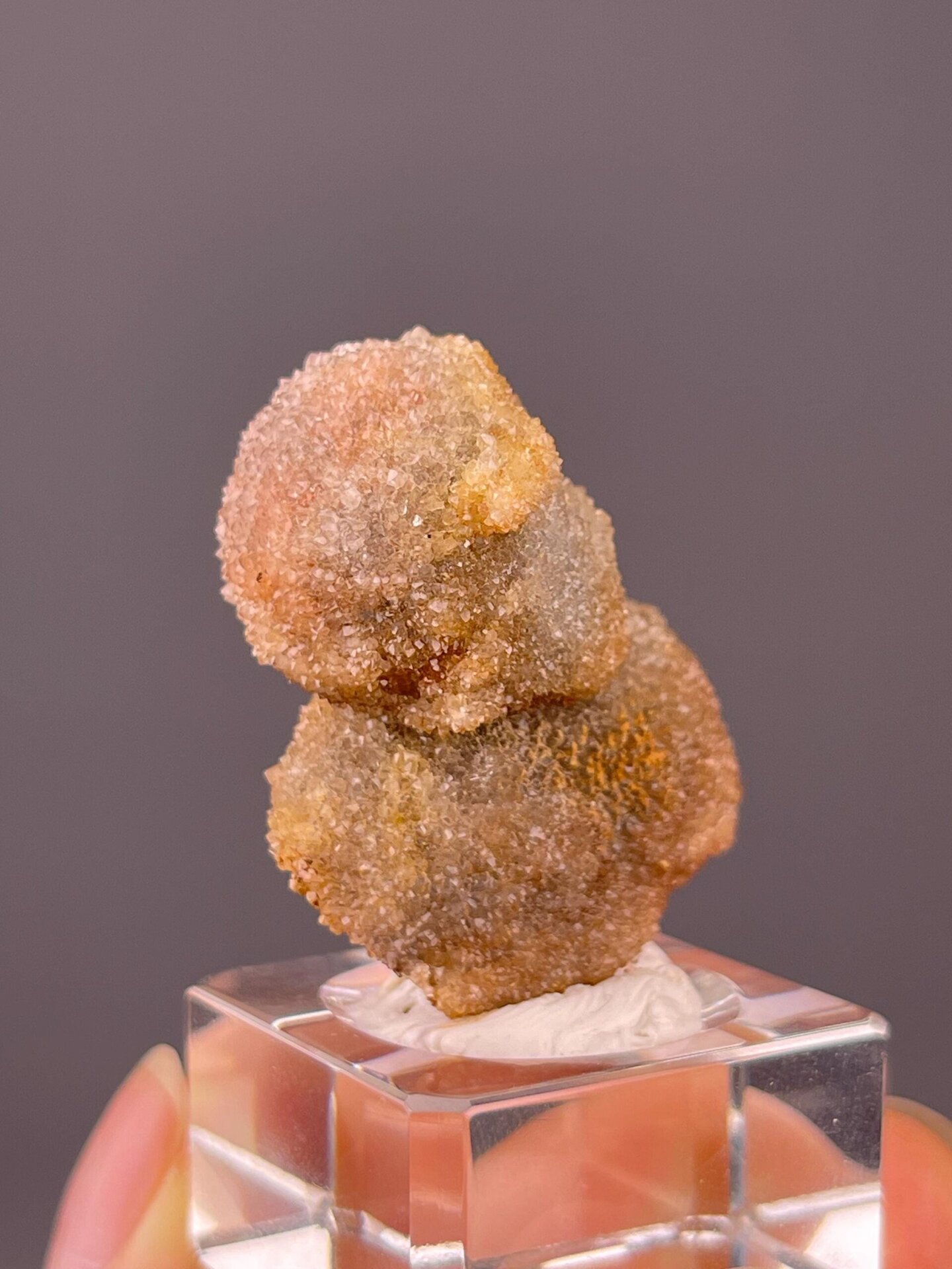 Detail of gypsum crystal arrangement and pearly sheen