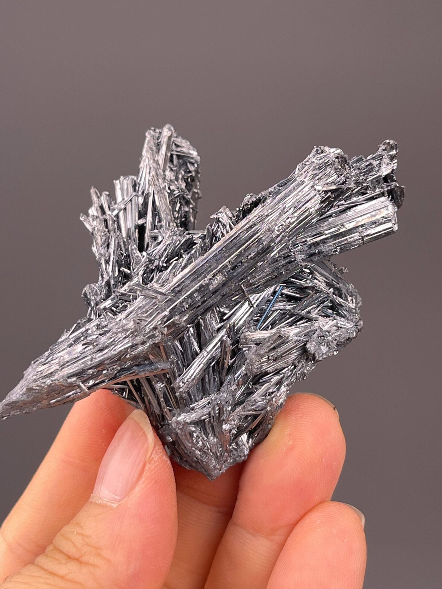 Back view of Hunan acicular stibnite cluster