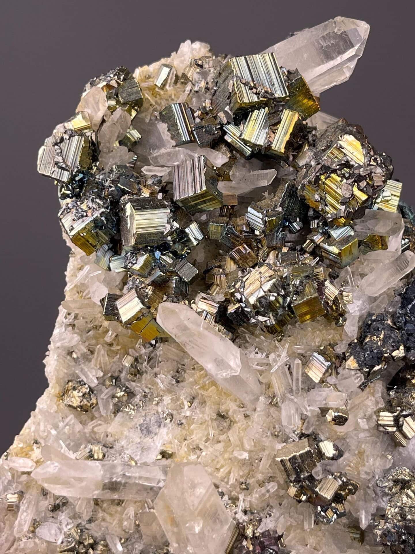 FeS₂ isometric pyrite, Mohs 6, Navajún, La Rioja, Spain, 30 oz