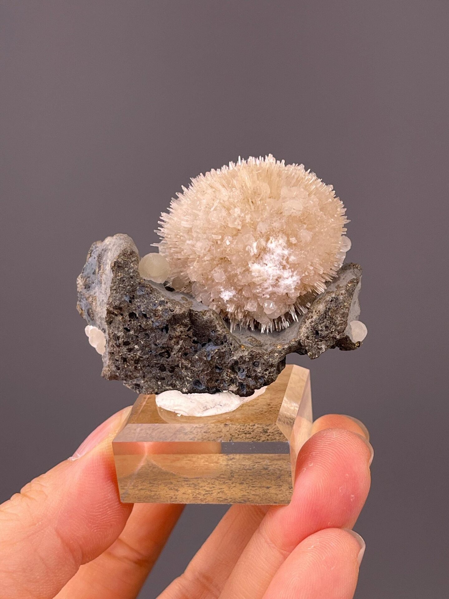 Radial stilbite sphere on basalt matrix, India zeolite specimen
