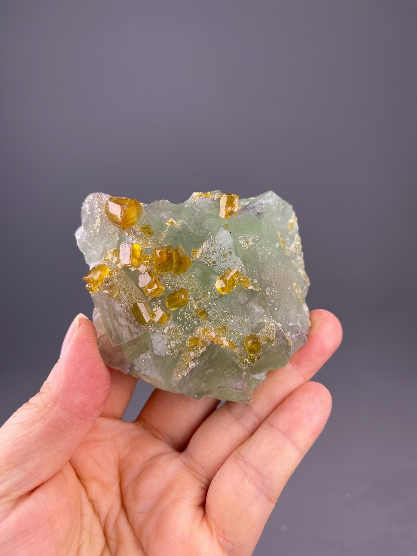 Side view of barite-fluorite specimen, Jiangxi Province