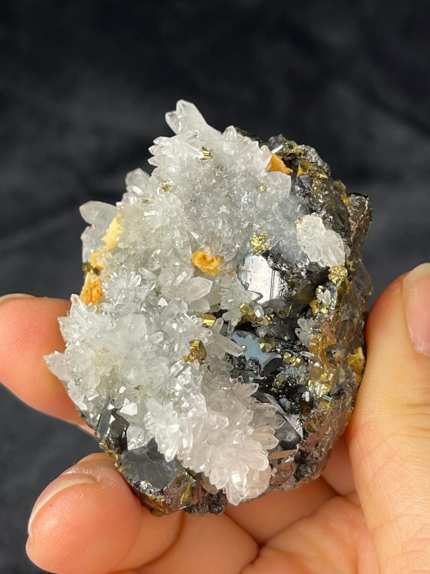 Scale view of 2.23x1.45x1.7 in sphalerite quartz cluster
