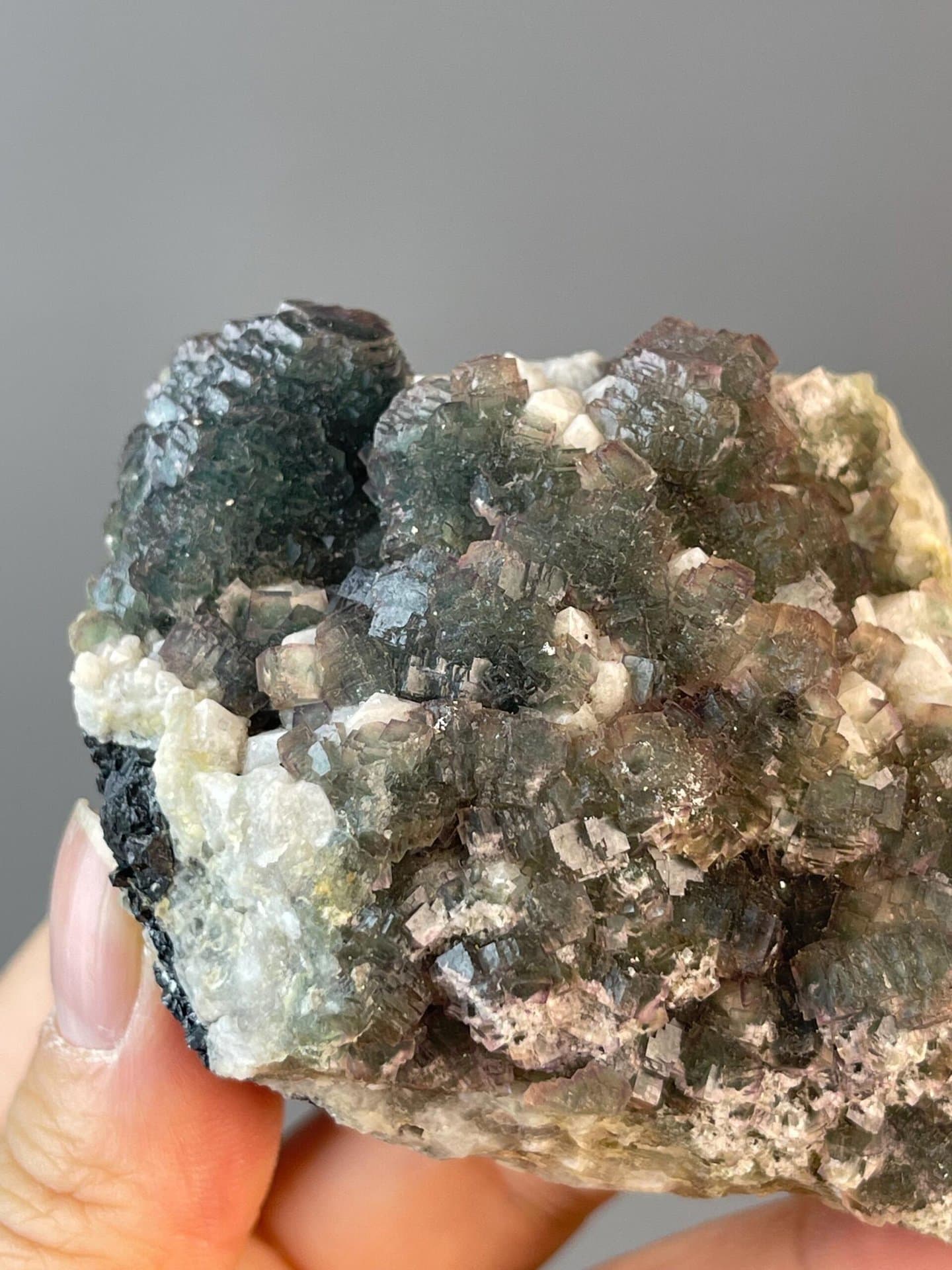 Top view of green fluorite with purple edges, Inner Mongolia