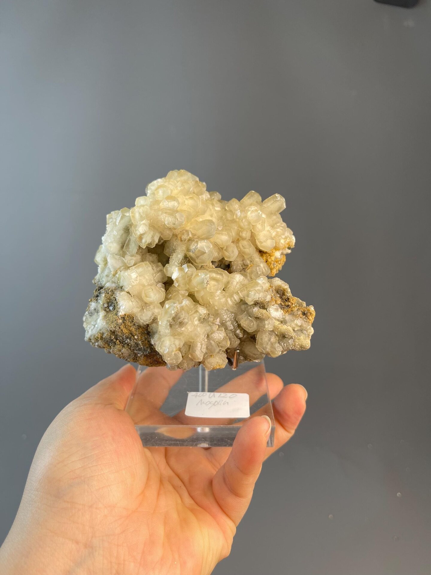 Top view of golden calcite flower column from Hunan