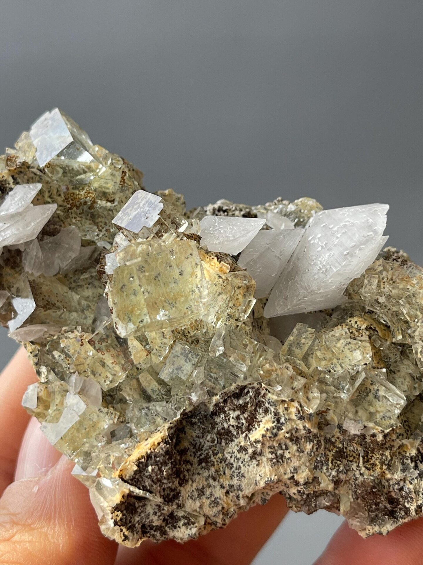 Transparent cubic fluorite showing leopard-pattern inclusions