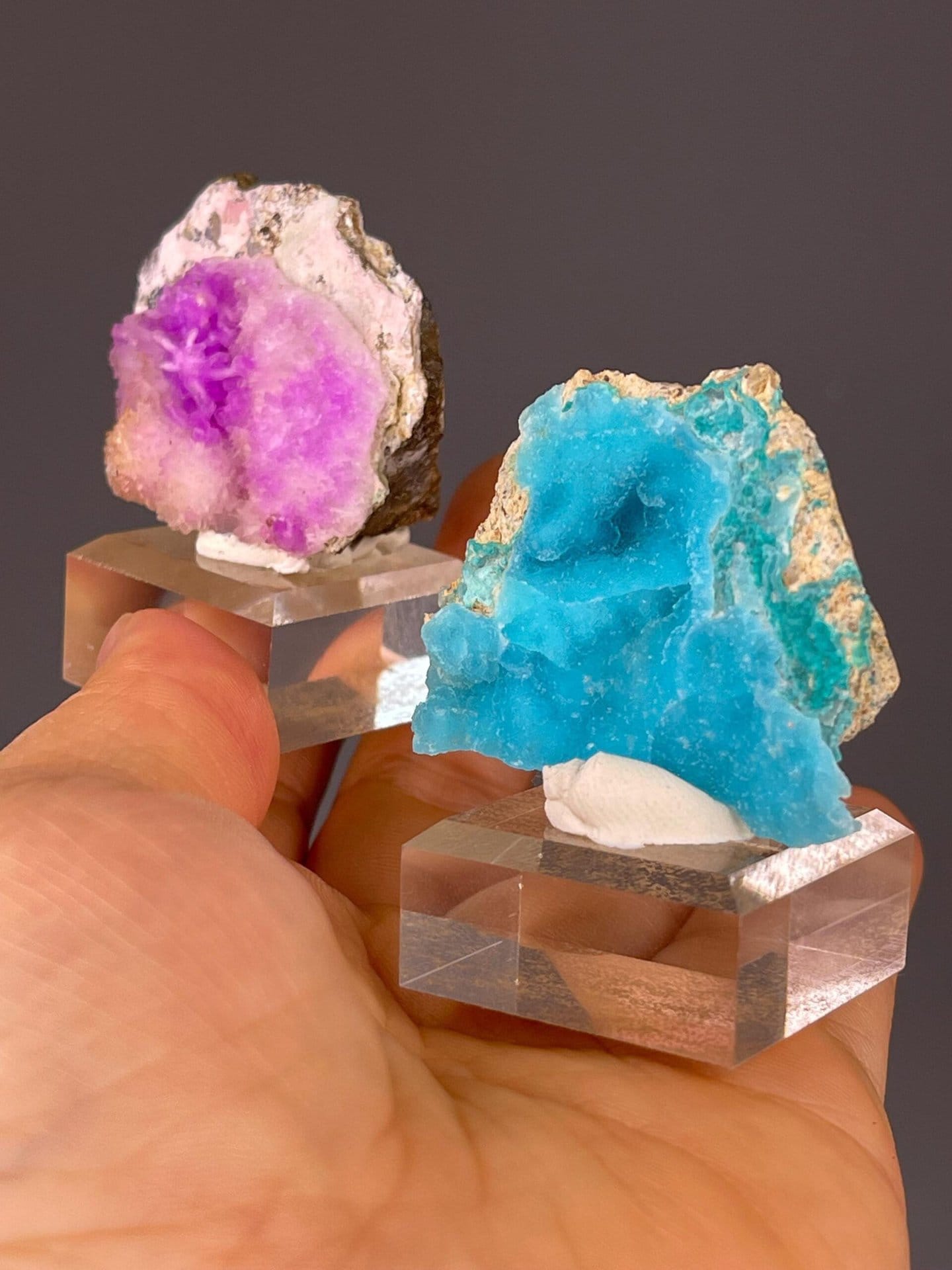 Scale view of 1.6x0.8x1.0 in cobaltoan calcite pair