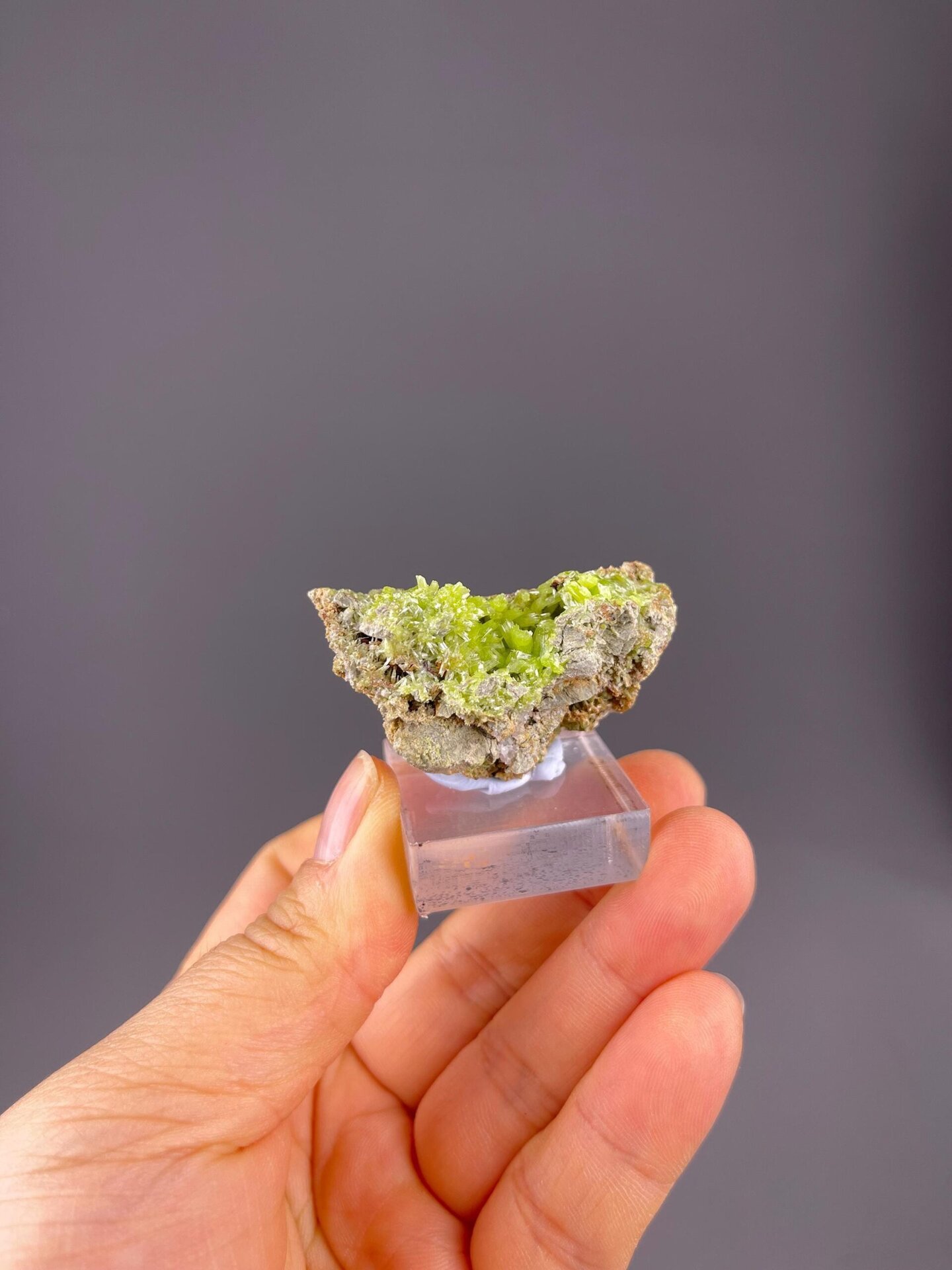 Side view of pyromorphite cluster from Guangxi province