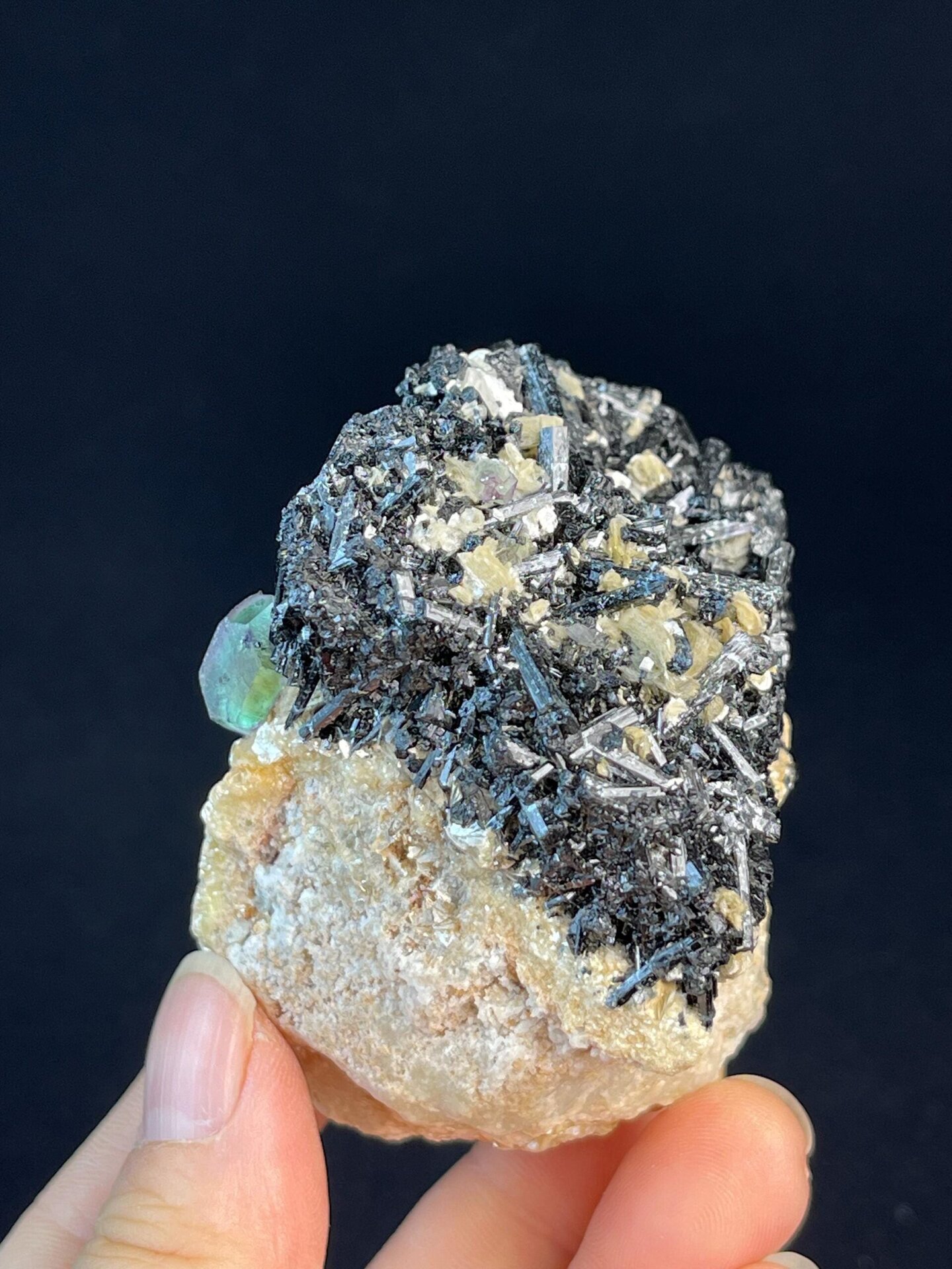 Calcite CaCO3 with tourmaline and fluorite CaF2, Namibia