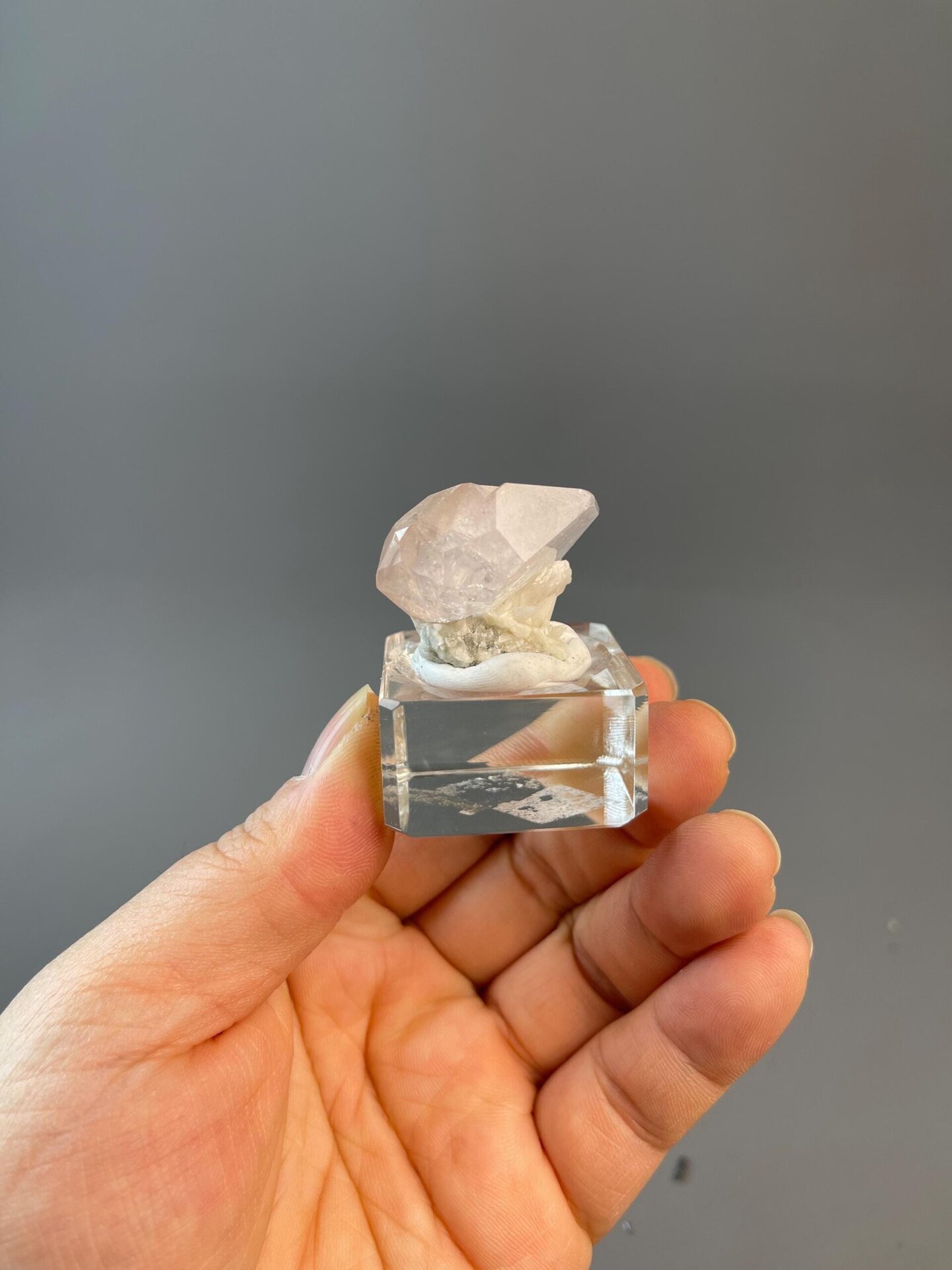 Trigonal calcite in pink variety from Hubei province