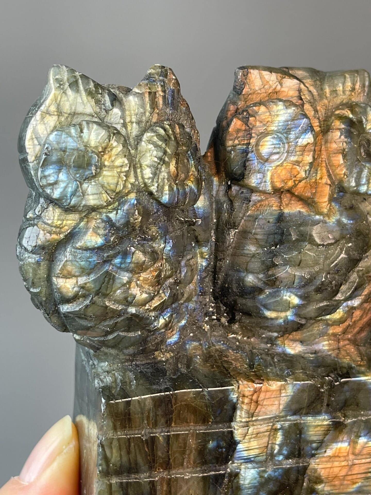 Side profile of labradorite owl carving, 3.6×1.5×3.5 in