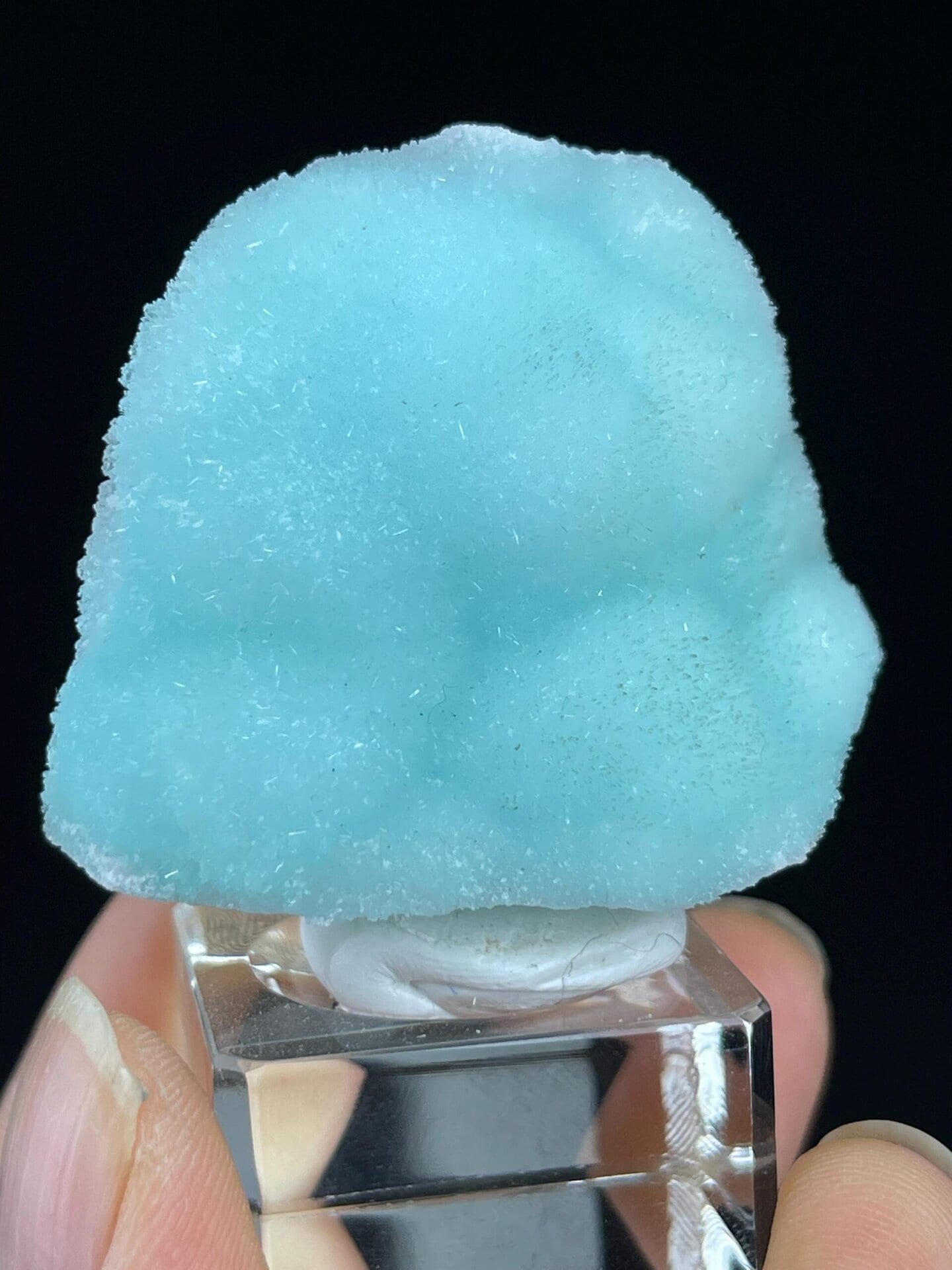 Side view of blue aragonite needle cluster from Yunnan