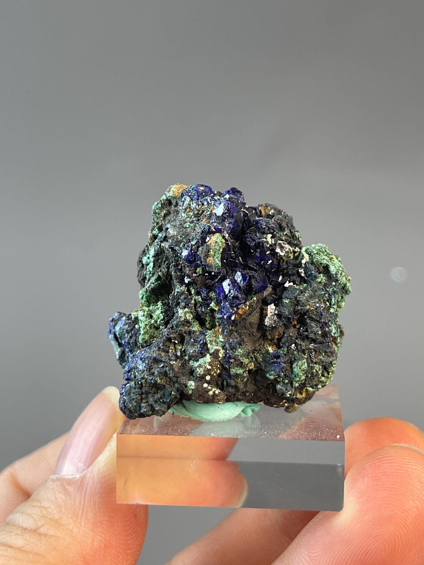 Side view of multicolor iridescent chalcopyrite, Peru