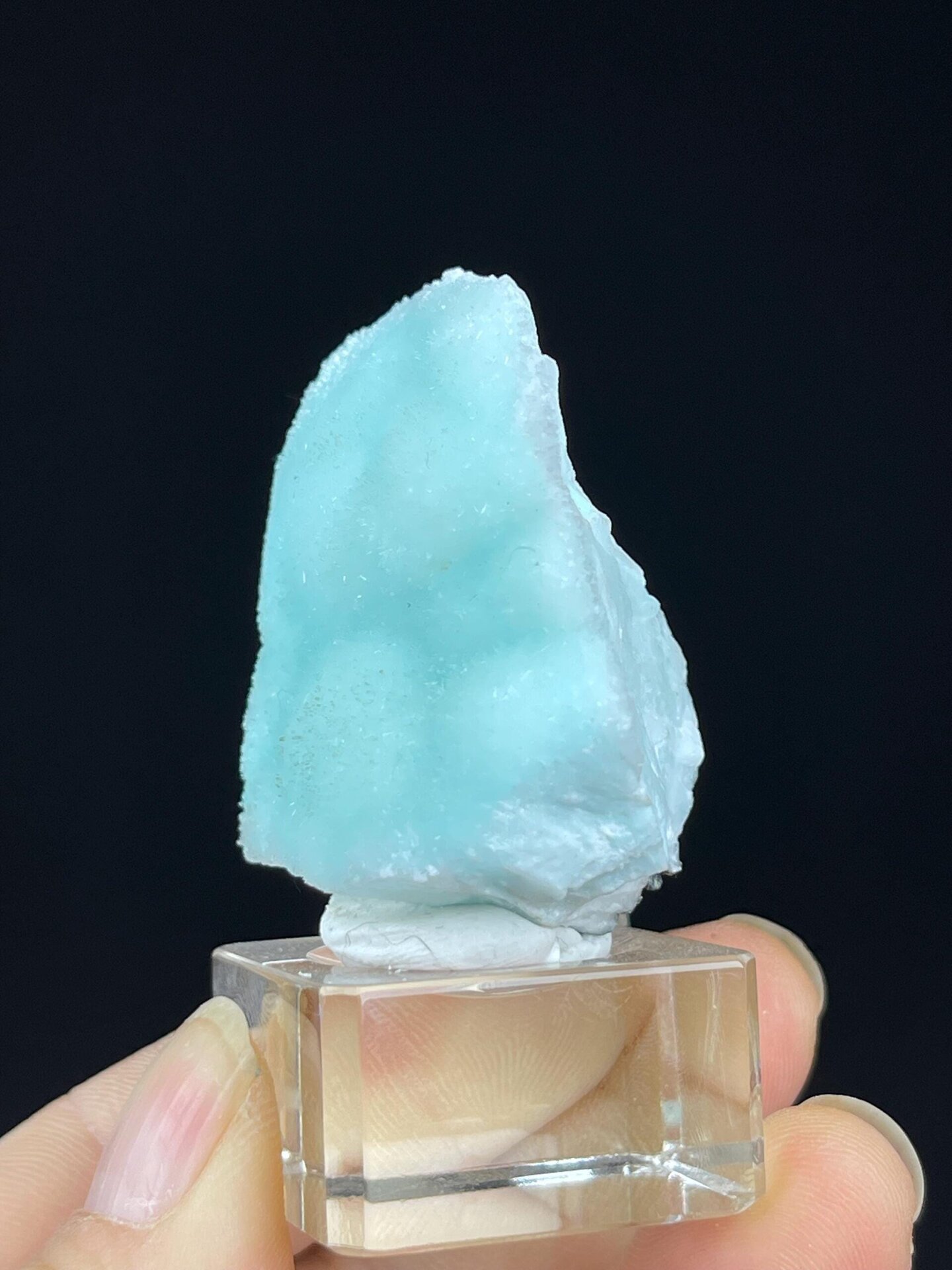 Top view of sky-blue aragonite needle cluster, Yunnan