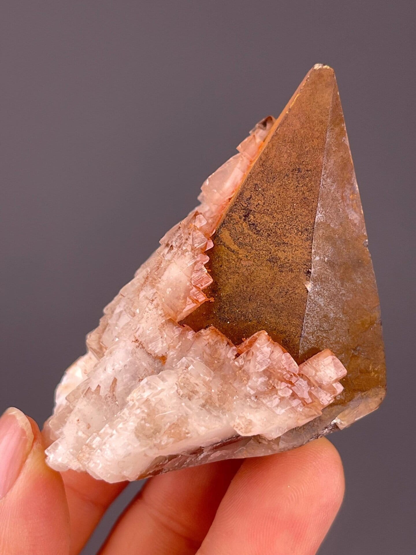 Top view of calcite tower on blade matrix from Hubei