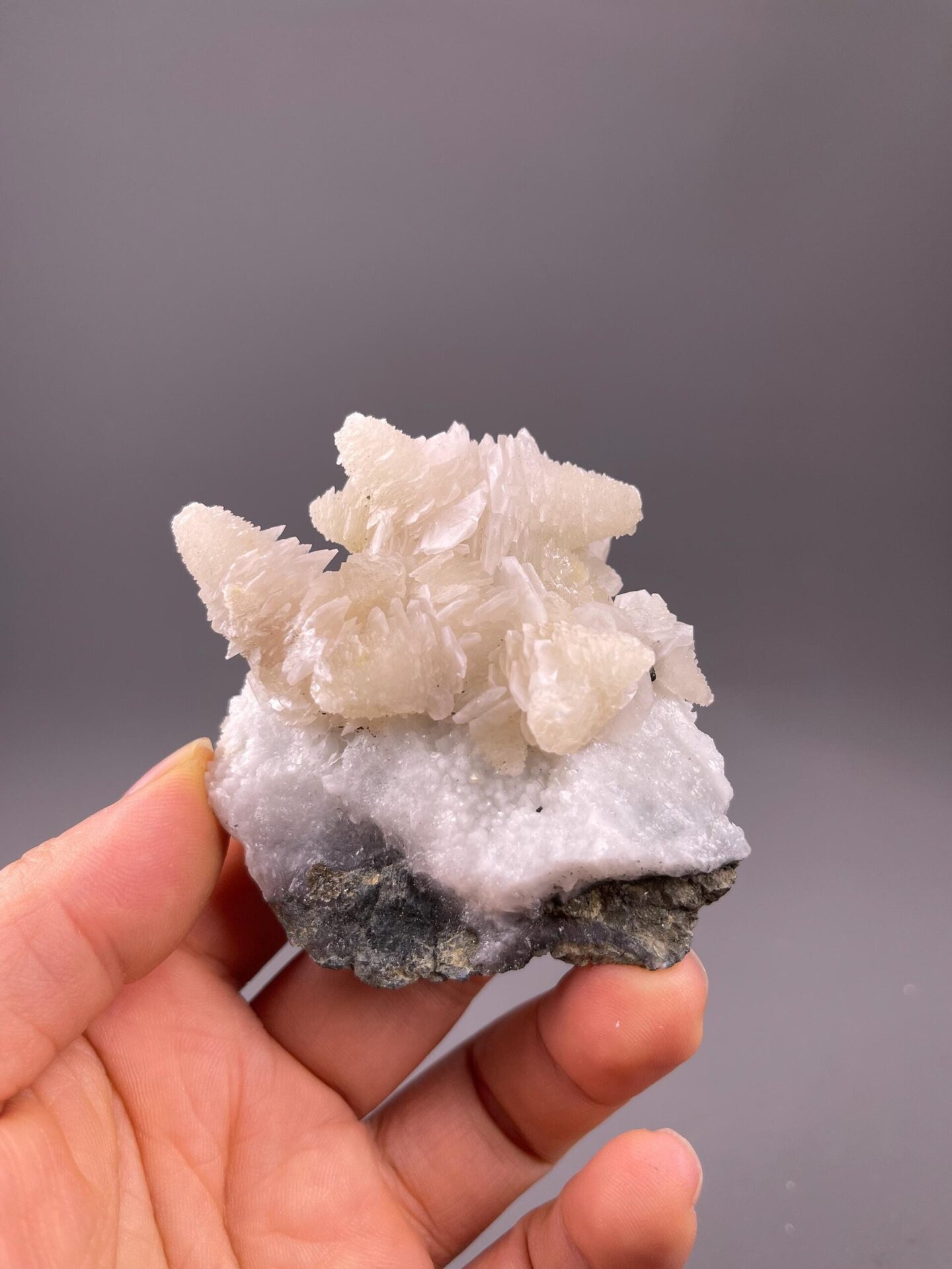 UV-reactive white calcite cluster from Fujian, China