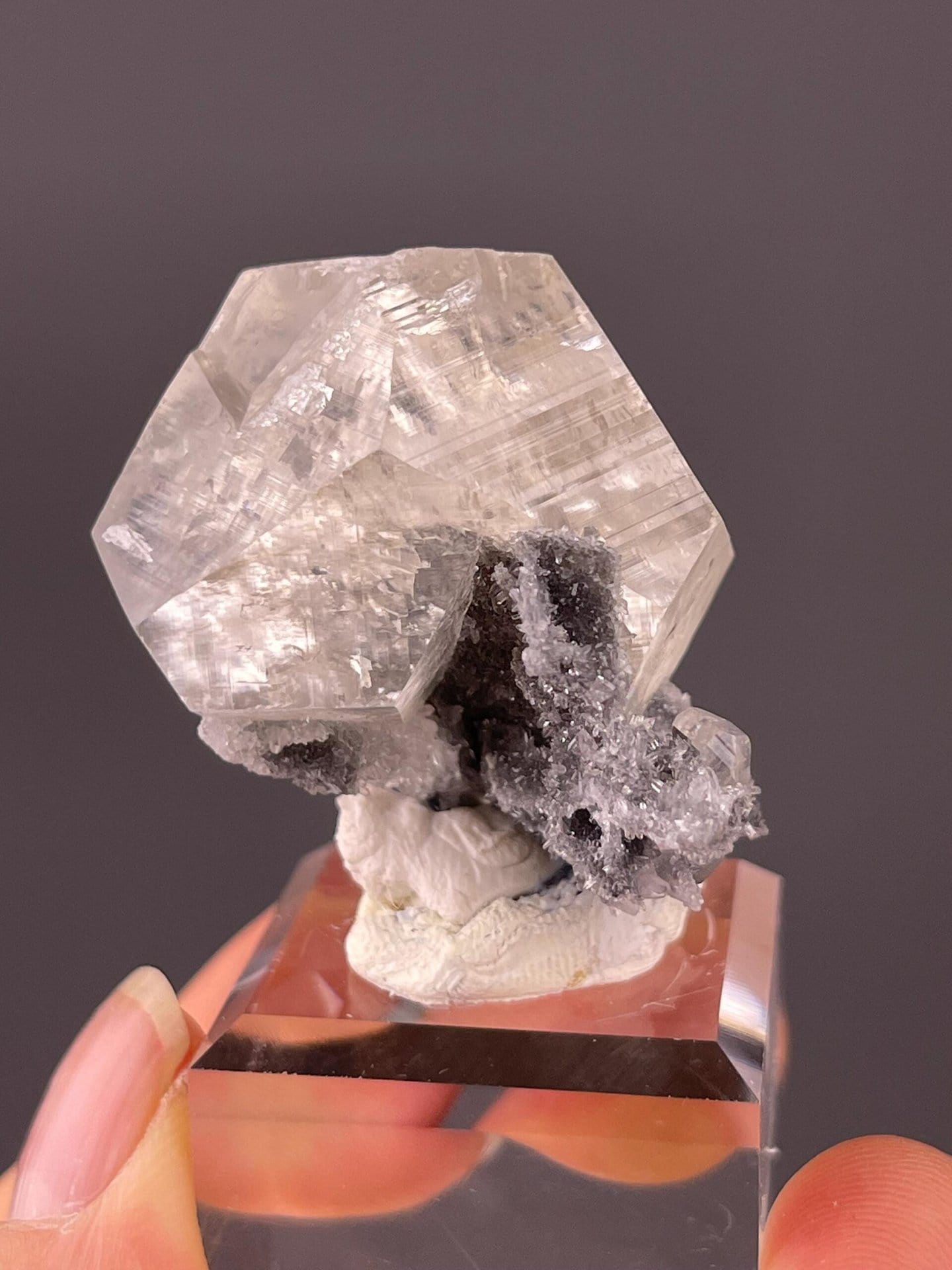 Rhombohedral calcite crystal from Fujian, China, excellent clarity