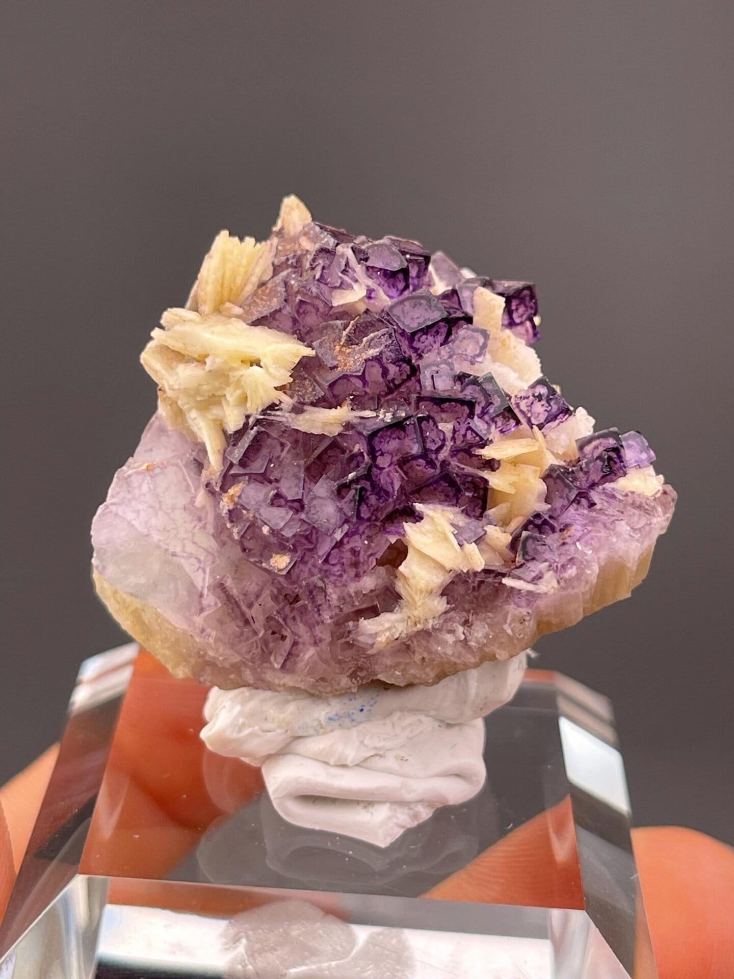 Guizhou fluorite cluster measuring 2.0×2.0×2.0 inches
