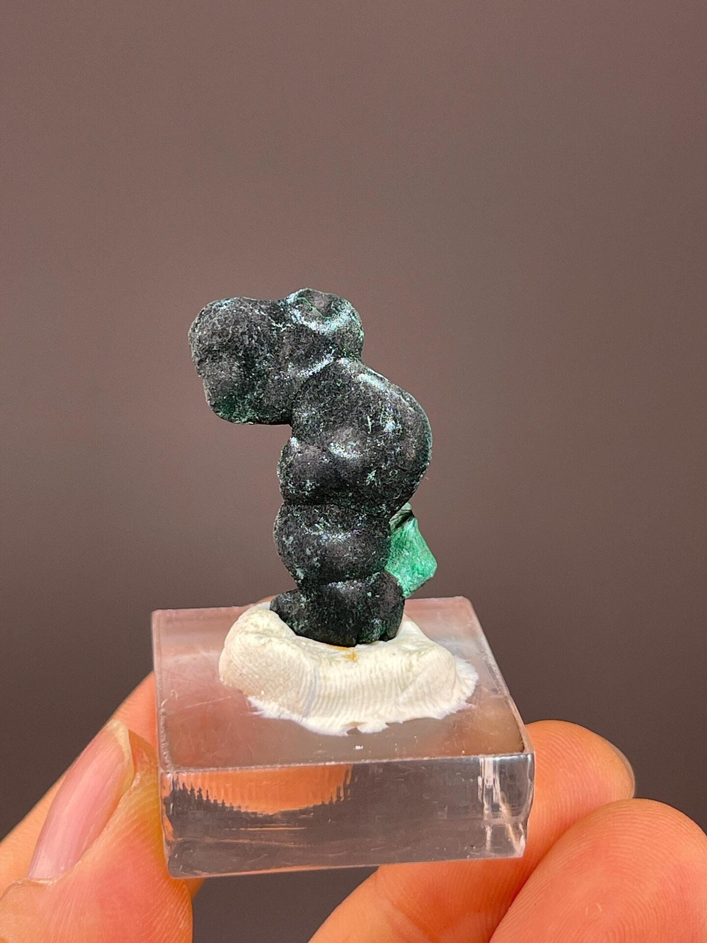 Malachite with silky to vitreous luster, Yangchun origin