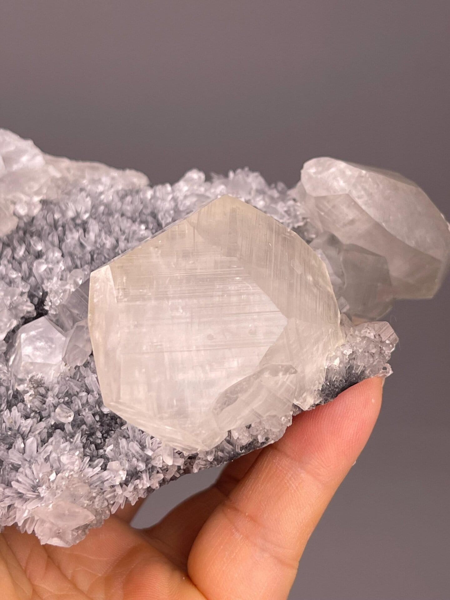 Scalenohedral calcite crystal from Fujian Province, 12.35 oz
