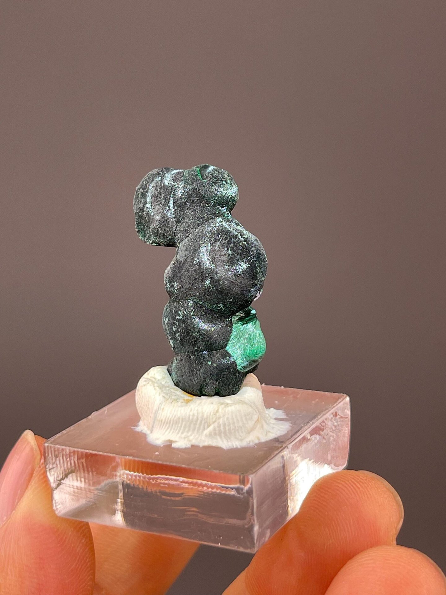 Small malachite specimen 1.2×0.6×0.3 inches, 0.176 oz