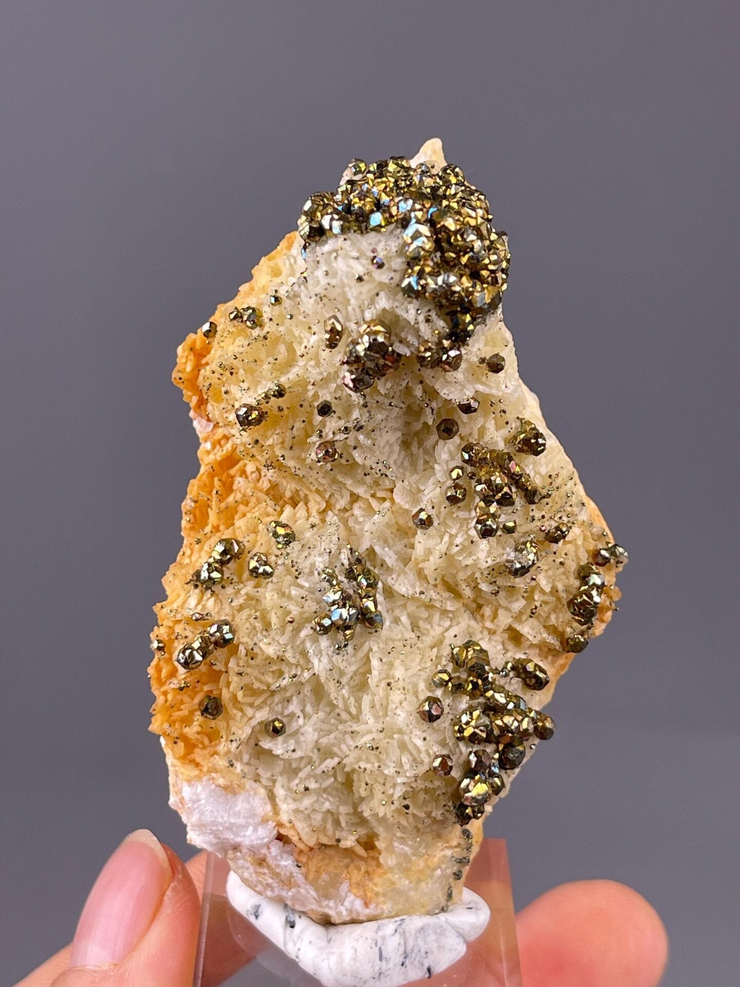 Side view of pyrite chalcopyrite Hubei specimen