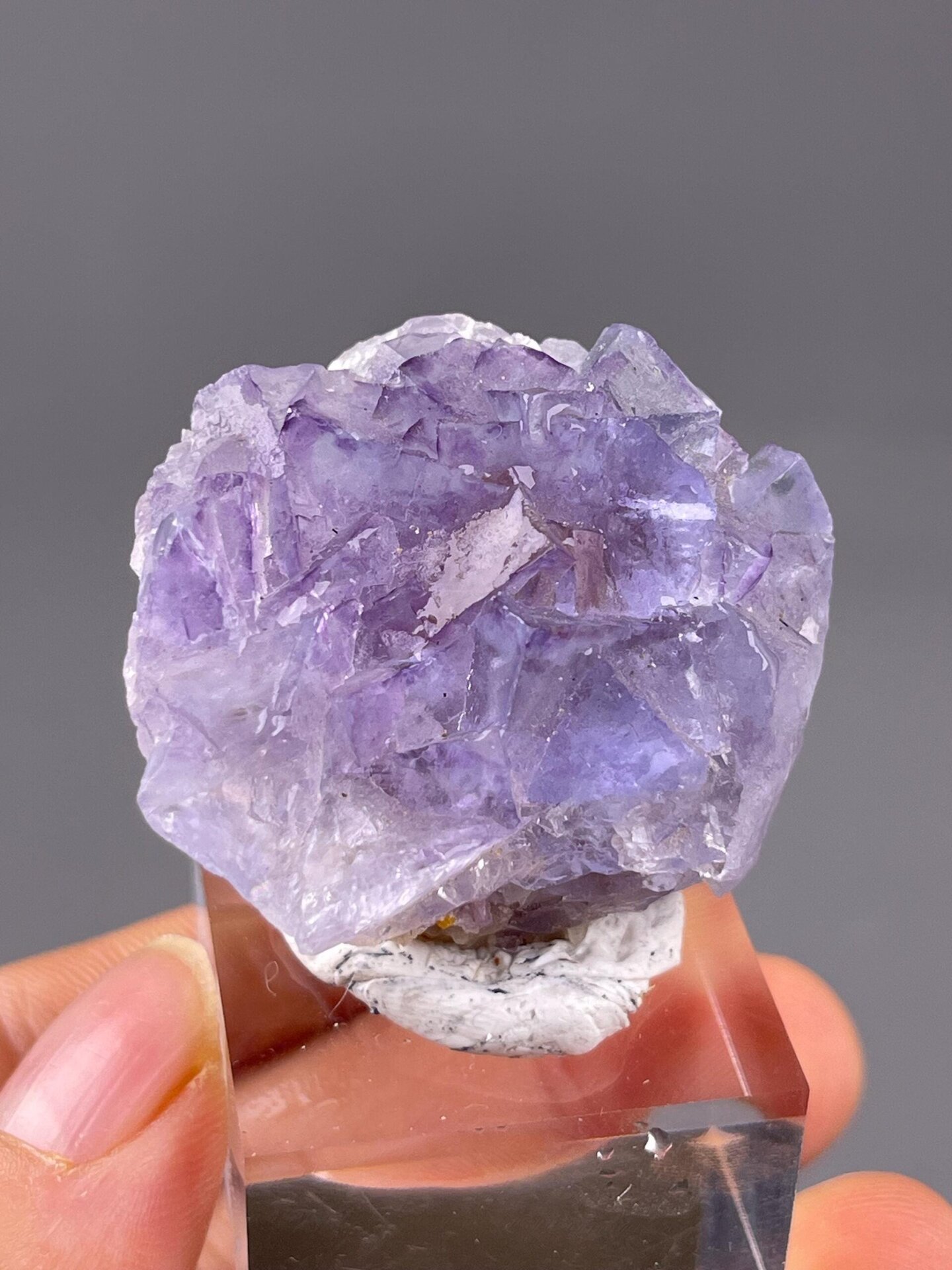 Side view of fluorite twin cluster Yaogangxian