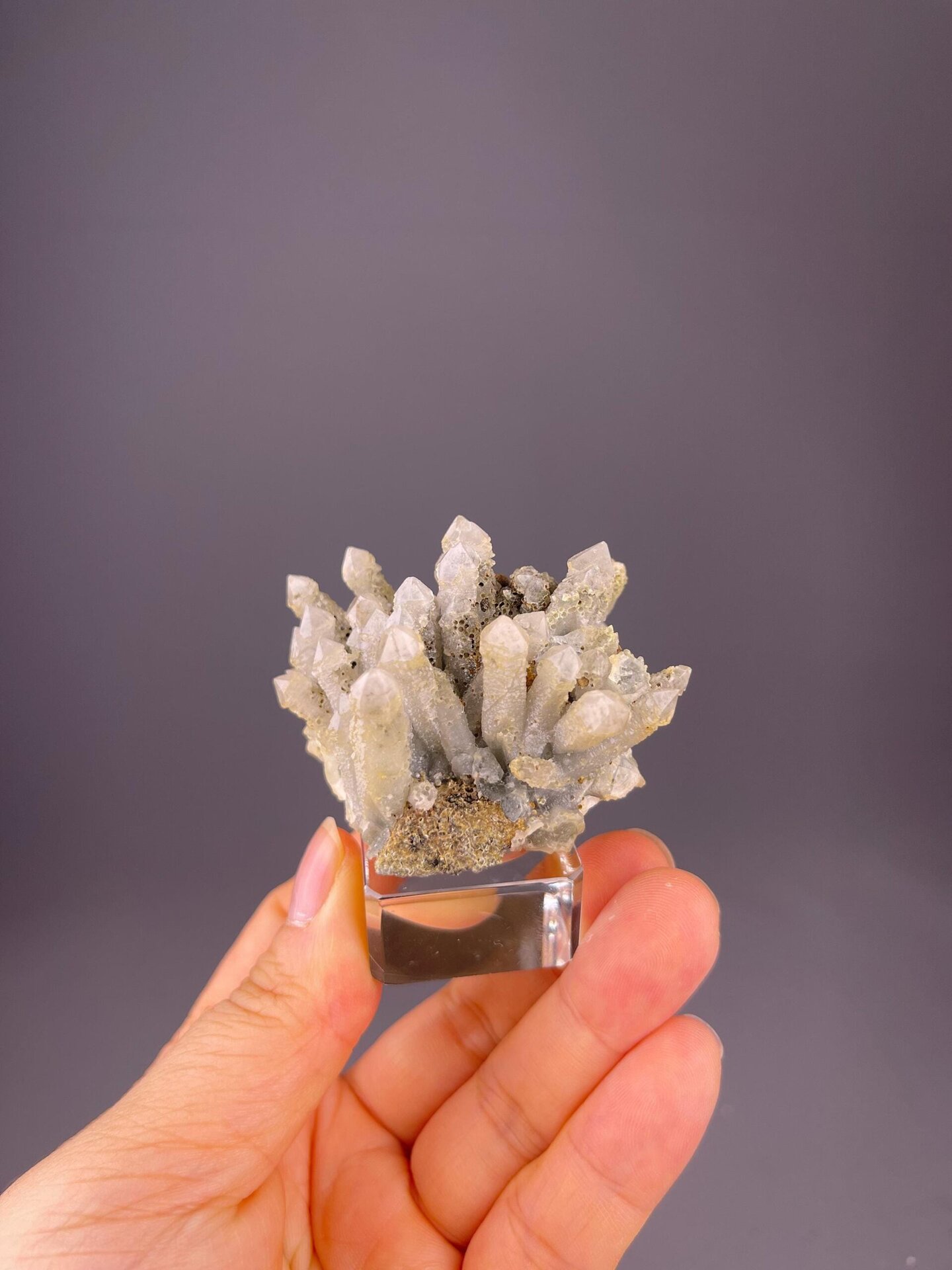 Spiral growth pattern on screw quartz close-up