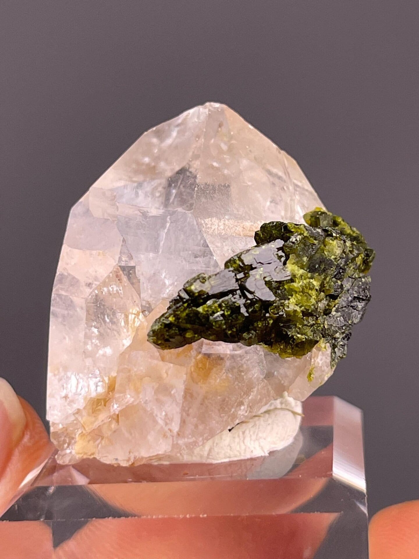 Garden quartz crystal with green chlorite inclusions Sichuan